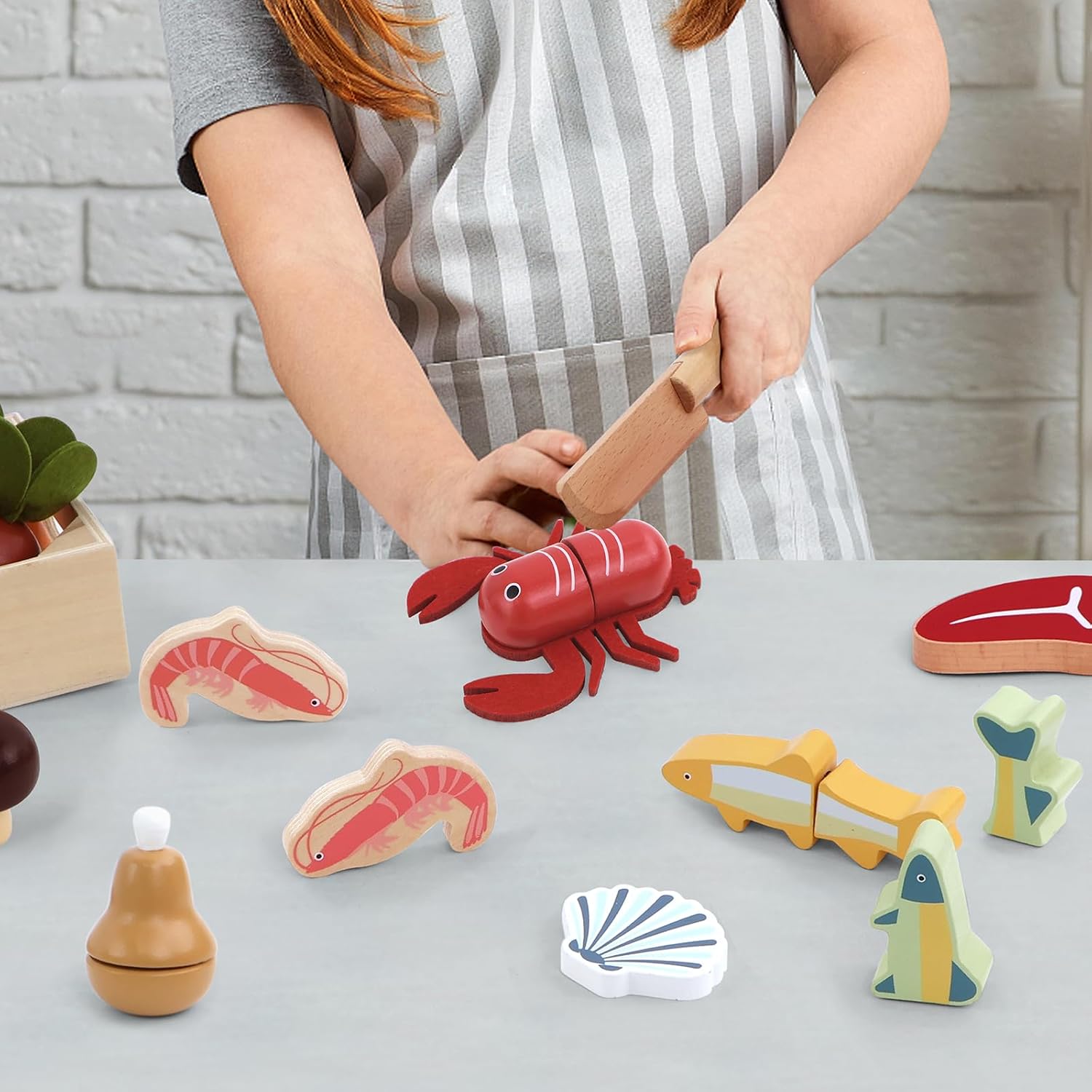 PairPear Wooden Play Food Cutting Seafood Set - Toddlers Wooden Toy Food Pretend Play Kitchen Accessories for 3 Years Old Boys Girls Early Education Toys Gift