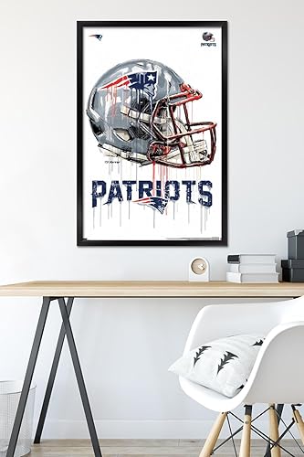 Miniatura 6 de Trends International NFL New England Patriots - Póster de pared con casco de goteo 20, 22.375 x 34 pulgadas, versión enmarcada negra Versión