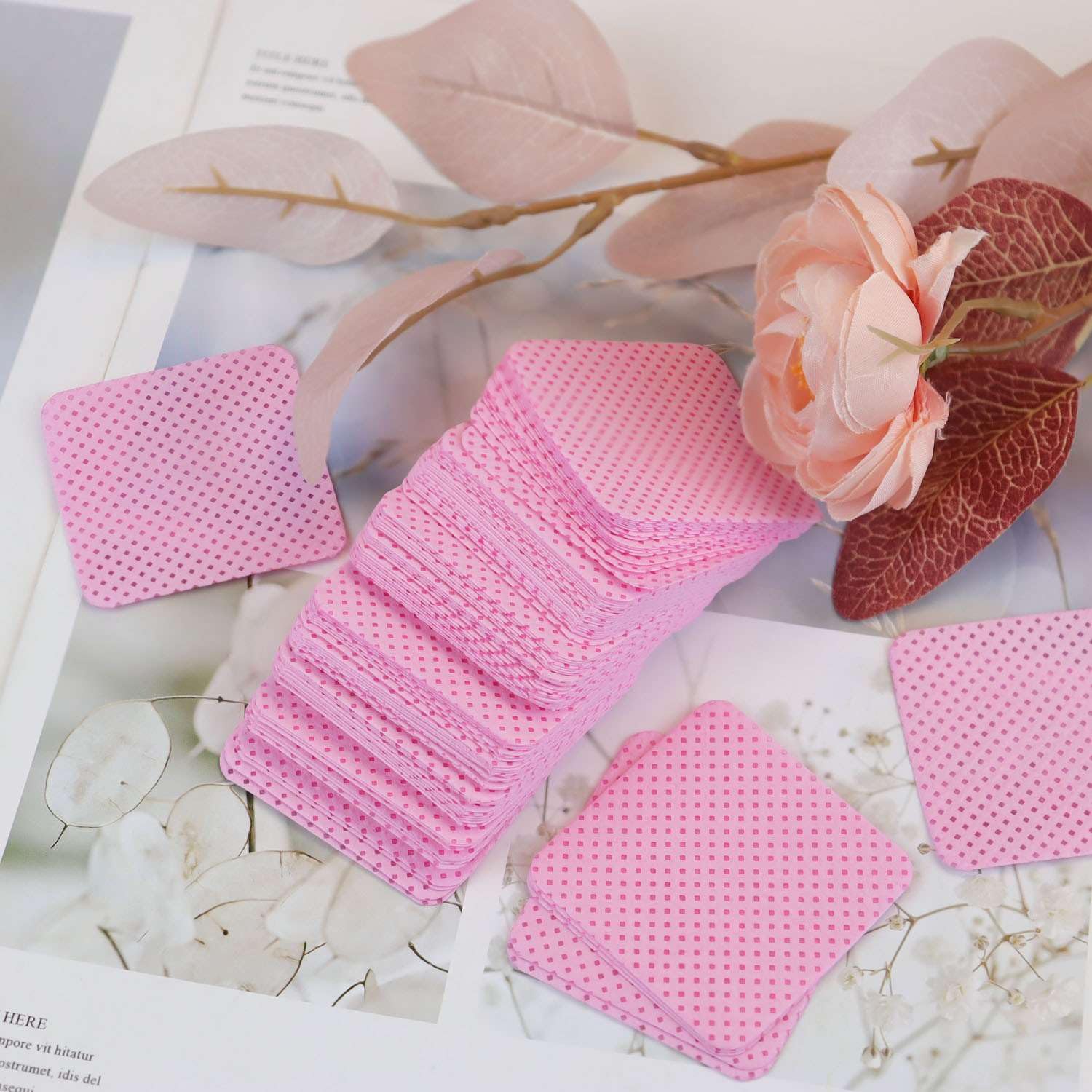 1000 Pcs Lint Free Nail Wipes Nail Polish Remover Wipes No Lint Nail Glue Wipes for Gel Nails Soft Nail Cleaning Pads for Lash Extension Supplies Non-Woven Fabric Eyelash Extension Glue Wipe (Pink)