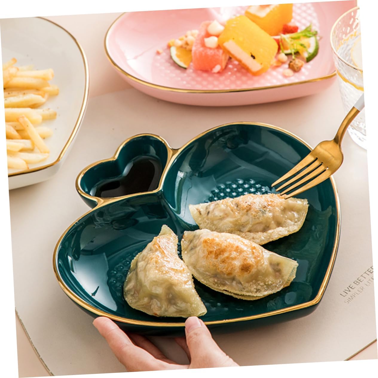 Heart Style Plate Multi-purpose Smooth Surface Easy to Clean Suitable for Cold Hot Meals