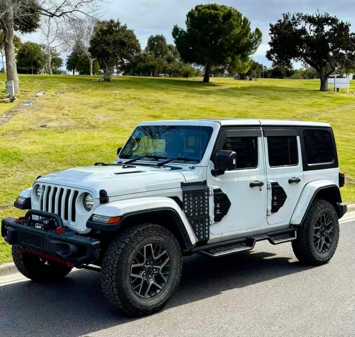 FinFox 2-in-1 Folding Door Hinge Foot Step Compatible with 2007-2024 Jeep Wrangler JK JL JT & Gladiator,Fuel Door Hinge Mount Bracket Fits for Gas Can 2-Gallon Gasoline Container (Left)