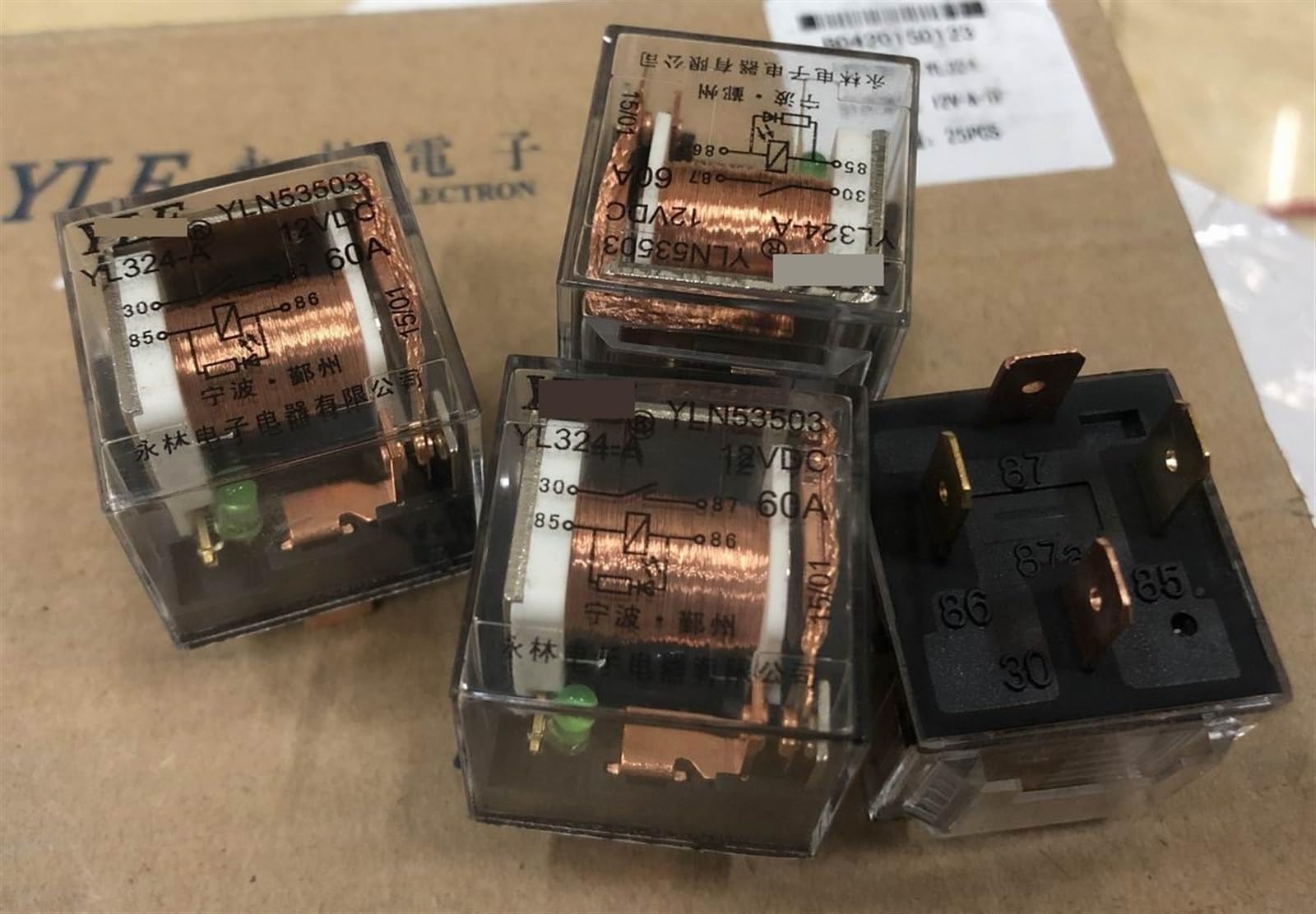 Relais YL-324-A 12VDC YLN53503 V4-1A-12V-60A haute capacité 60A à 4 broches
