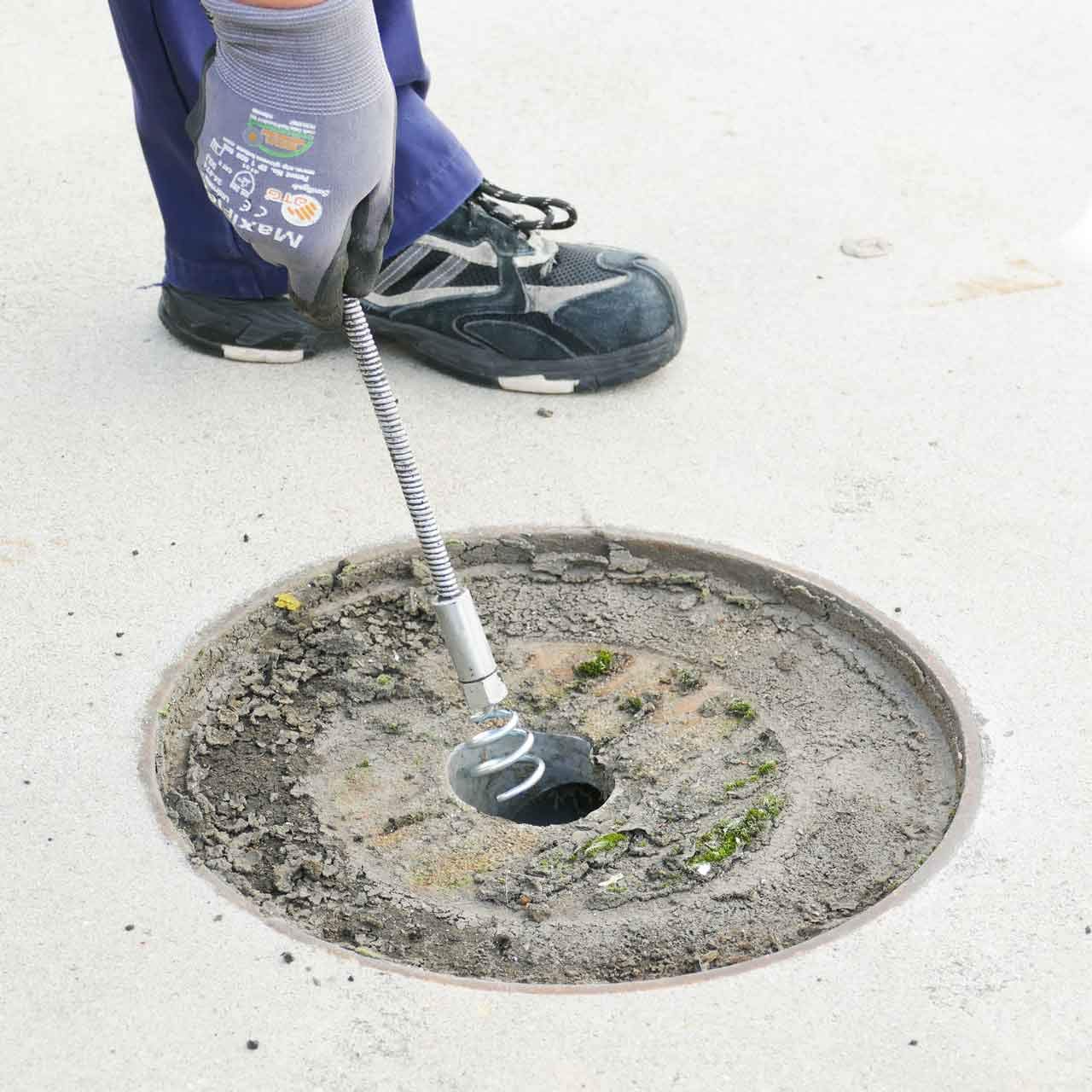 Rohrreinigungsspirale Ø 10mm x 7,5m, mit 30mm Trichterbohrer, ab 70mm Rohr, optionale Verlängerung