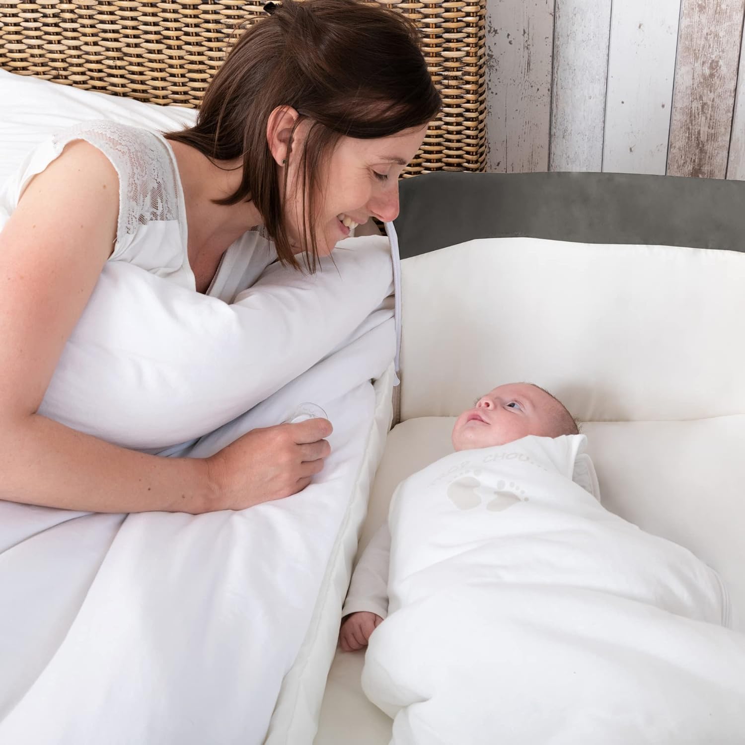 Bebeconfort Calidoo, 2-in-1 Beistellbett Baby & Stubenwagen, 0–6 Monate (0–9 kg), verstellbarer Co-Sleeper, 5 Höhen, große gepolsterte Matratze, Seiten aus Netz, faltbare Seite, Grey Mist