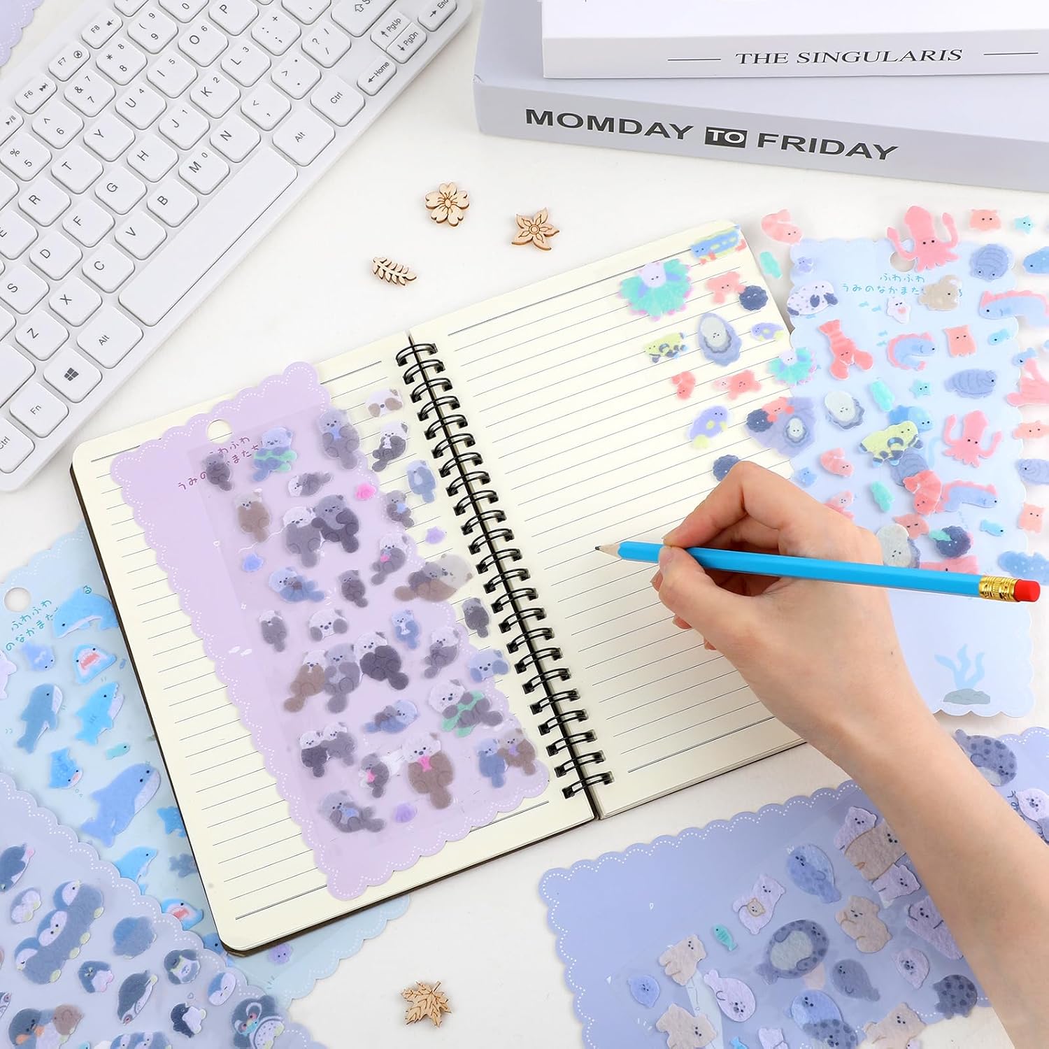 200+かわいいかわいい海の生き物ステッカー、子供のためのかわいいミニふわふわステッカー、ソフトフロックフェルト3Dステッカー シー