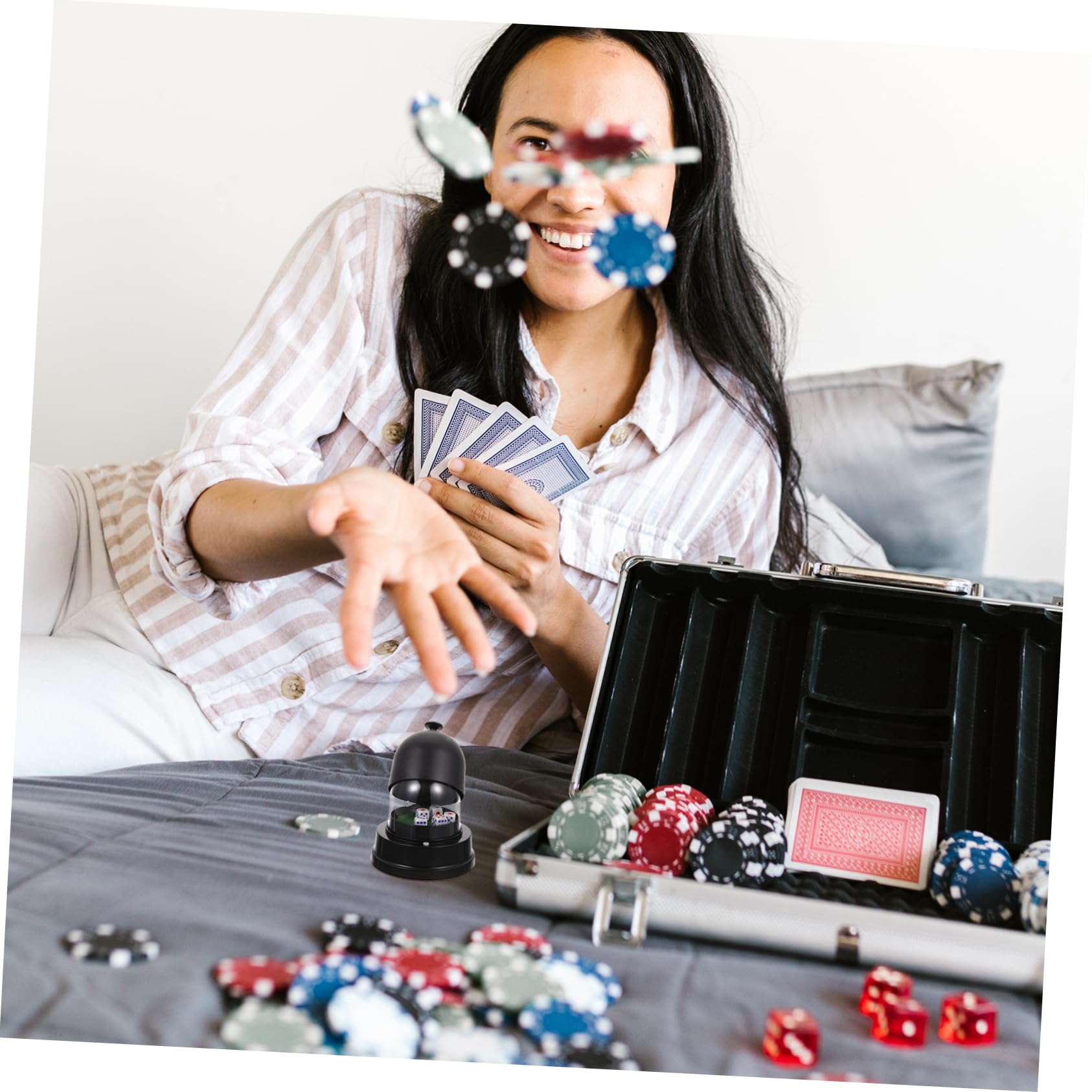 TOYANDONA 2ensembles Tasse à Dés Électrique avec Couvercle Transparent De Jeux De Dés Pratique pour Soirées Et Fêtes Portable Et Compact pour Amateurs De Jeux