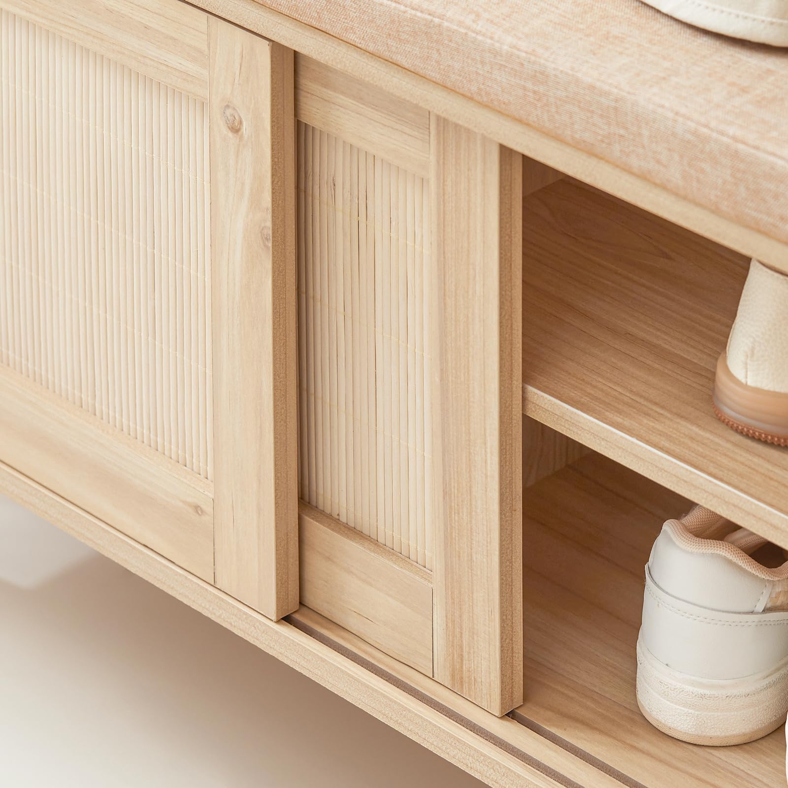 SoBuy Banco Zapatero con Asiento y Almacenaje - Banco Entrada Recibidor con 2 Puertas de Ratán + 2 Estantes Abiertos - Estilo Rústico para Recibidores Dormitorios y Pasillos - 121x35x49cm FSR163-N