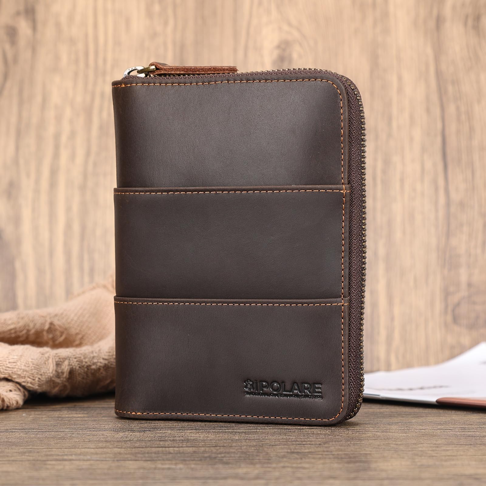 Polare - Cartera de Viaje de Piel Completa con Cremallera YKK y Bloqueo RFID para 2 pasaportes, marrón Oscuro con Ranura AirTag, Vintage