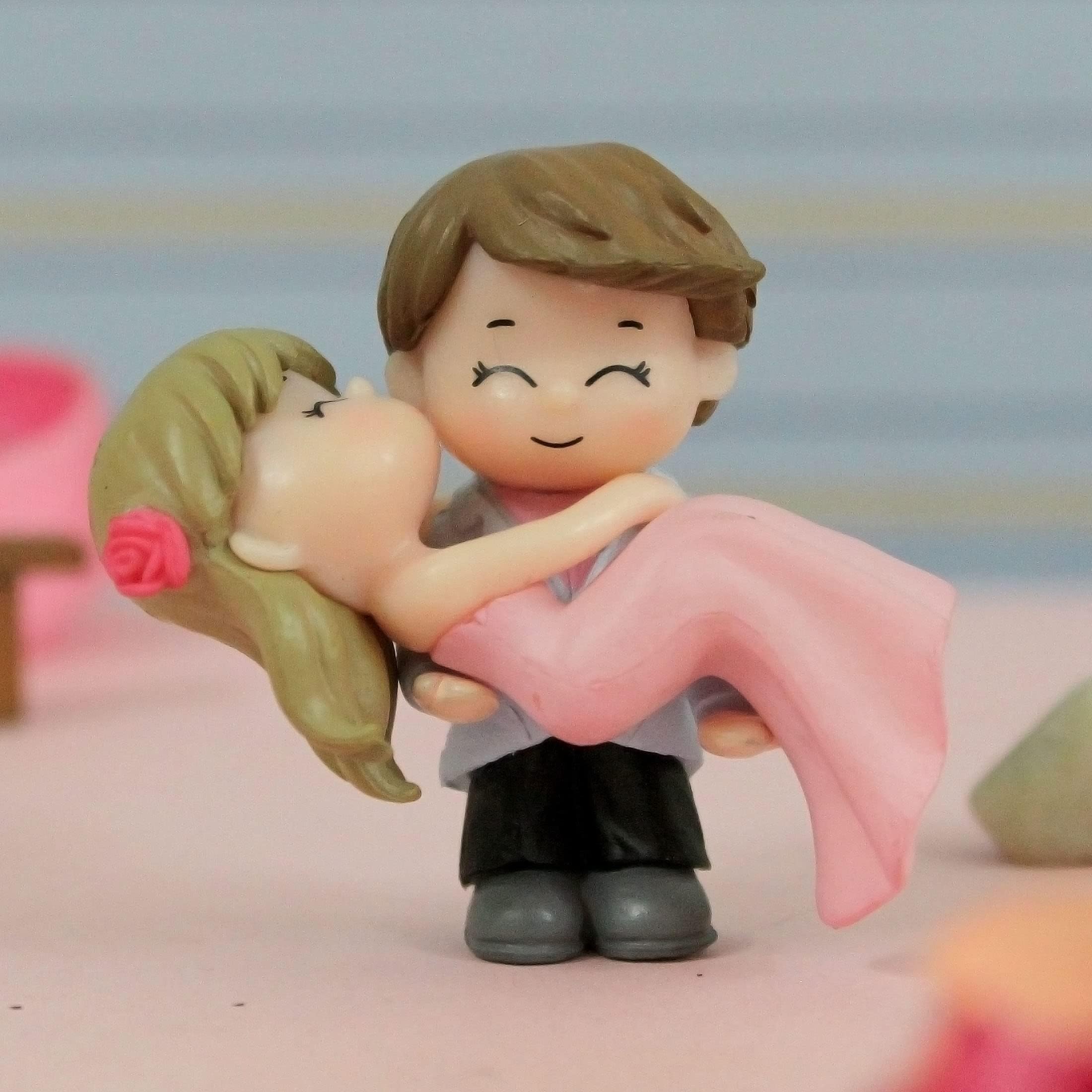TIED RIBBONS Valentine Gift for Girlfriend Boyfriend Husband Wife Girls Boys - Decorative Cute Romantic Couple Miniature Showpiece Statue (Multi, Resin)