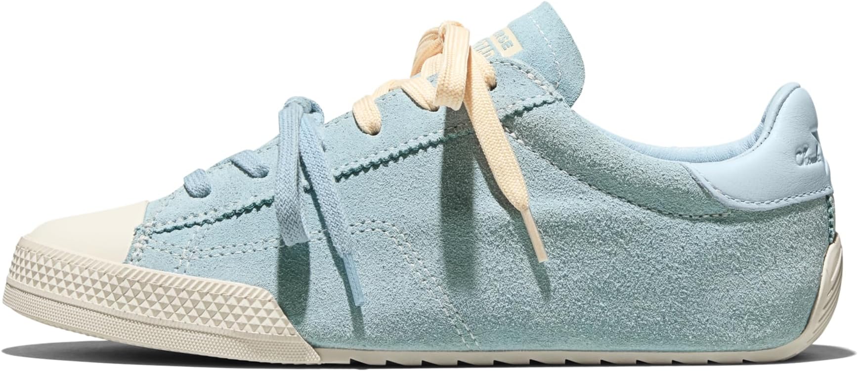 – Chuck Lo Pro Sneakers