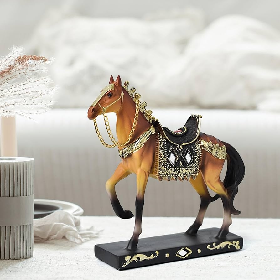 馬の彫刻 木製 茶褐色 馬の彫刻 木製 茶褐色