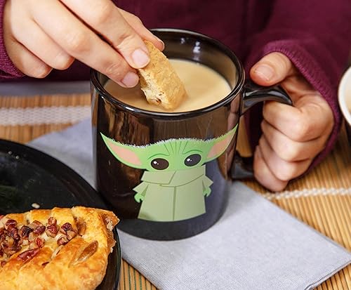 Miniatura 58 de Silver Buffalo Star Wars The Mandalorian Repeat Poses - Taza de café de cerámica estilo campista, 20 onzas Repetir Poses