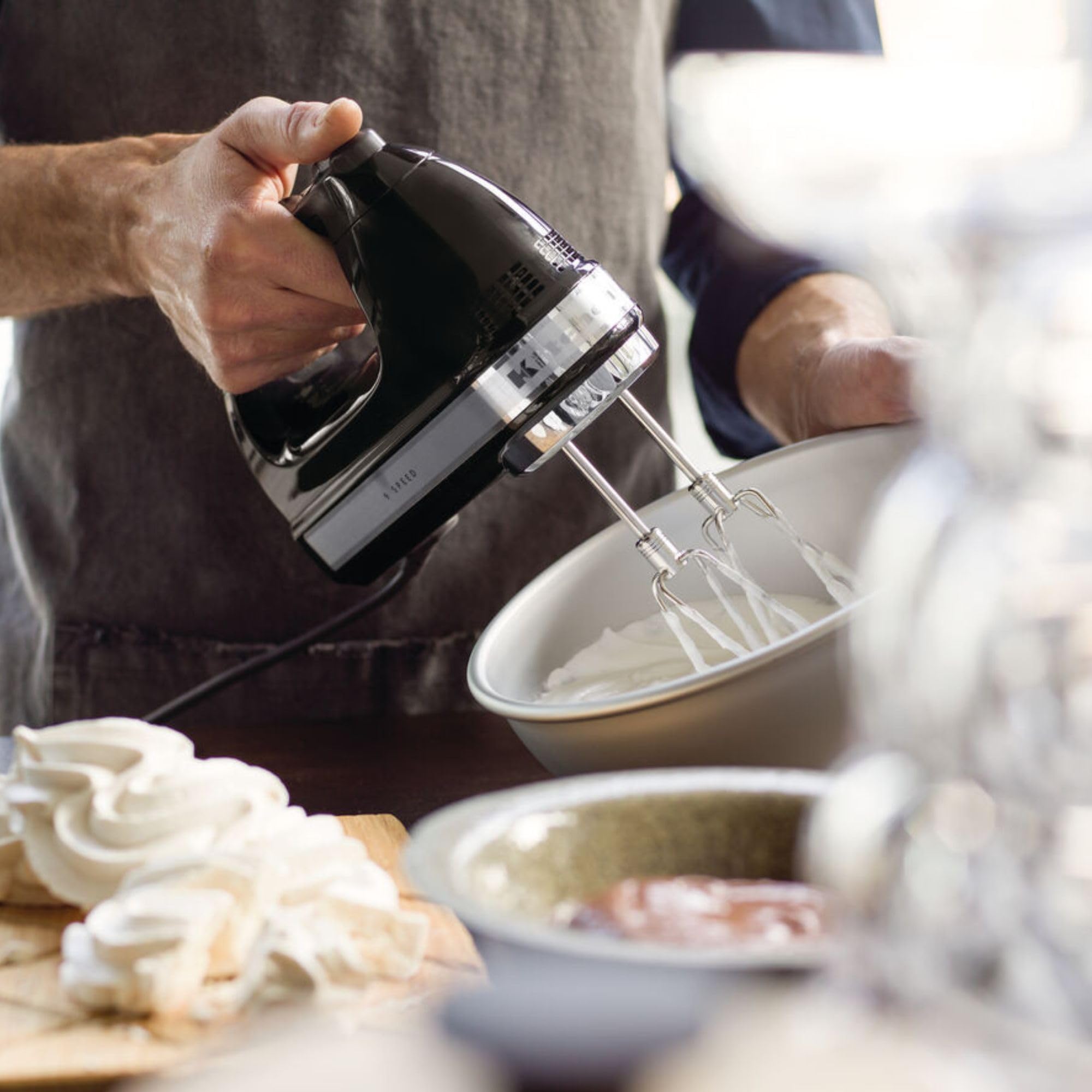KitchenAid Sbattitore elettrico 9 velocità - Indicatore LED - 4 accessori lavabili in lavastoviglie - Nero onice