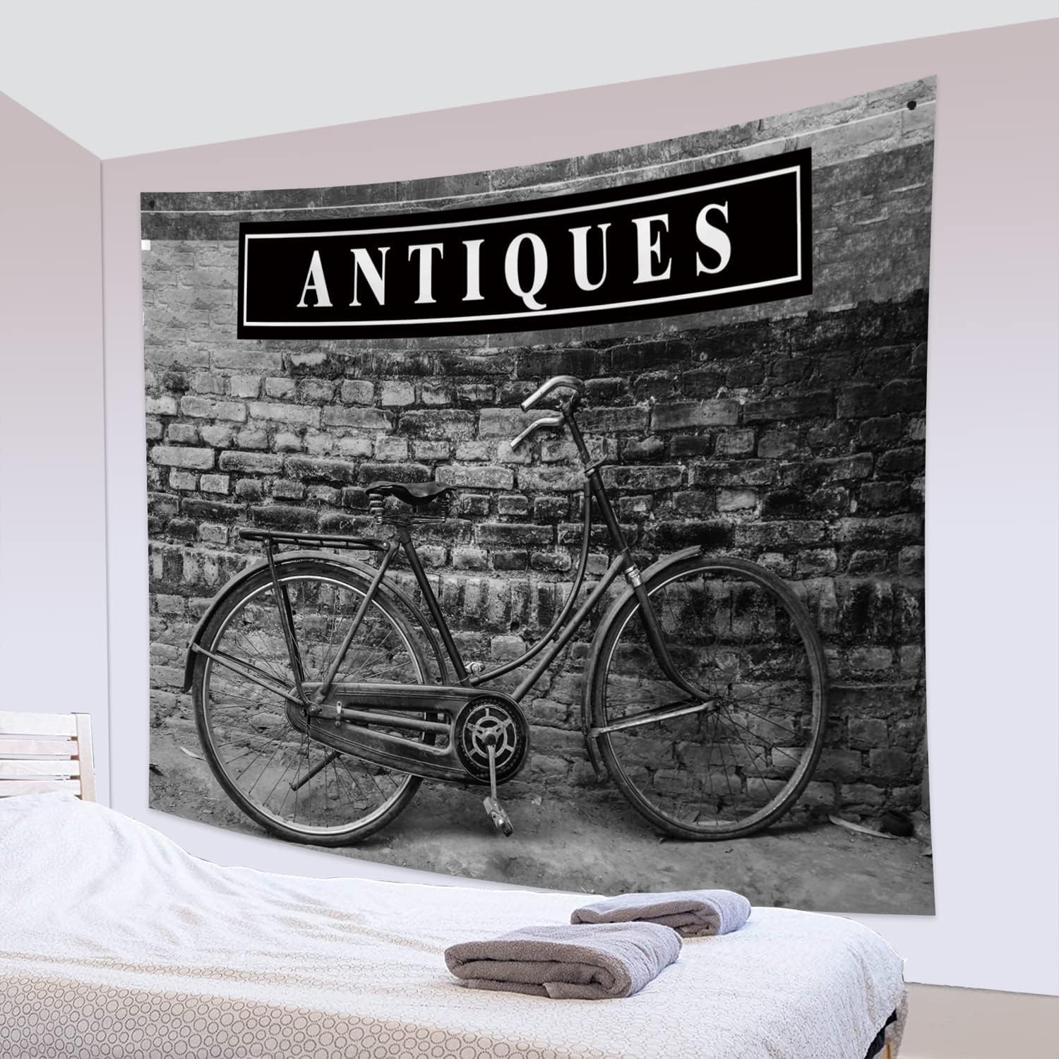 Qinunipoto タペストリー 古い自転車 Antiques アンティーク レトロ 180x160cm 壁の装飾 アート 多機能布 大判 インテリア アートポスター 撮影用 ビデオ会議 背景 モダンアート 室内装飾 模様替え モダン 窓カーテン おしゃれ 壁掛け 写真 家 自宅 お店 雰囲気転換 新居