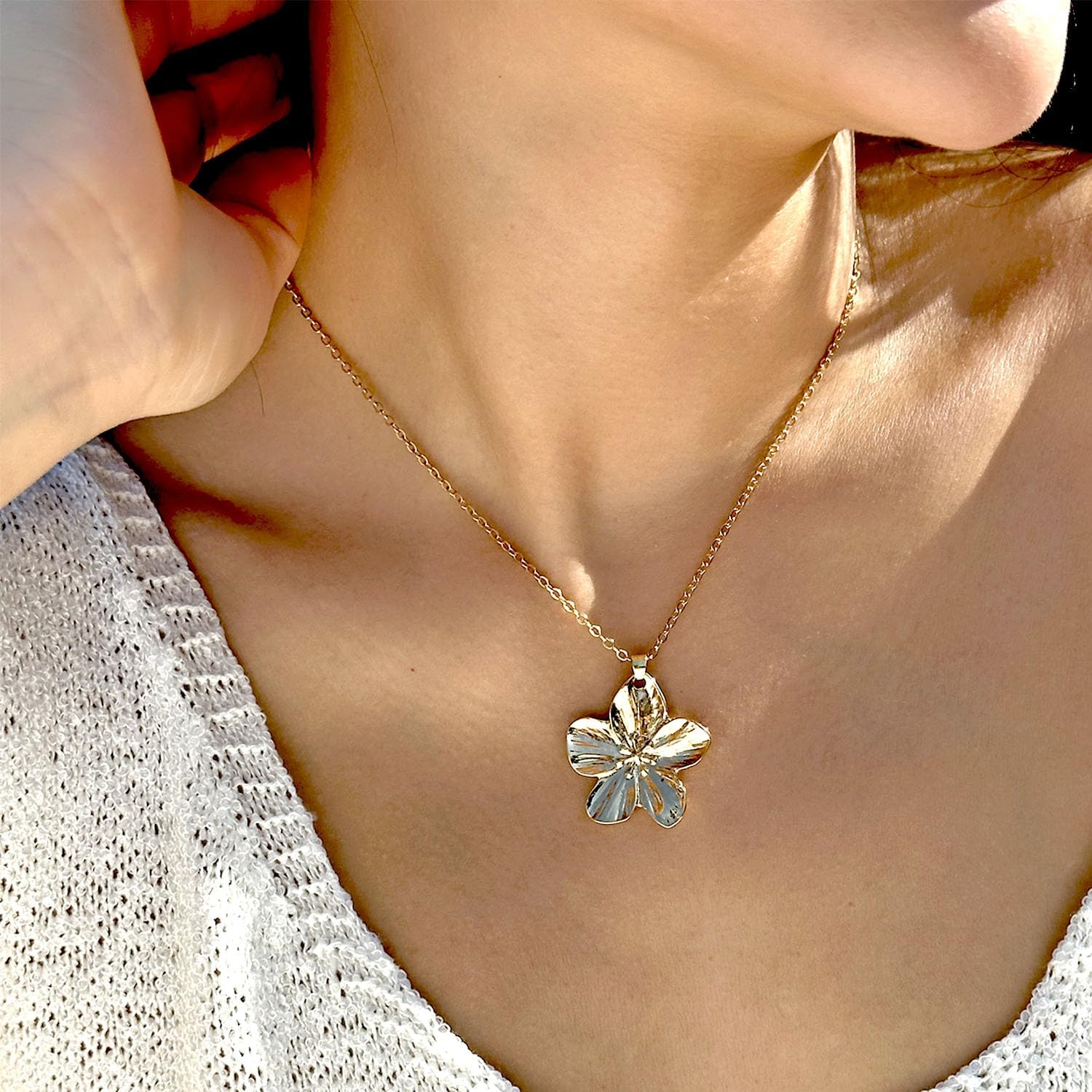 Gold Flower Necklace for Women Spring flower Pendant Necklace Floral Statement Jewelry - Image 2