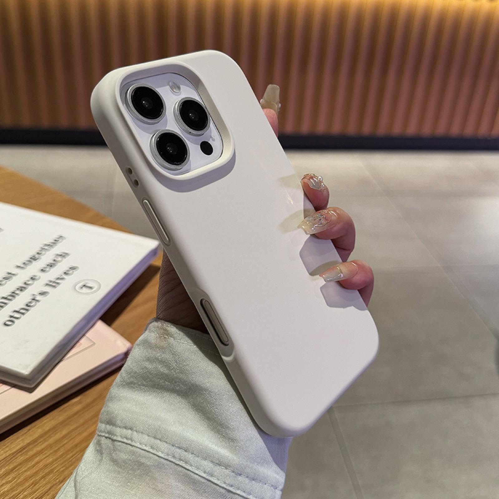 Coque silicone iPhone 14 Pro Max beige coque arrière luxe