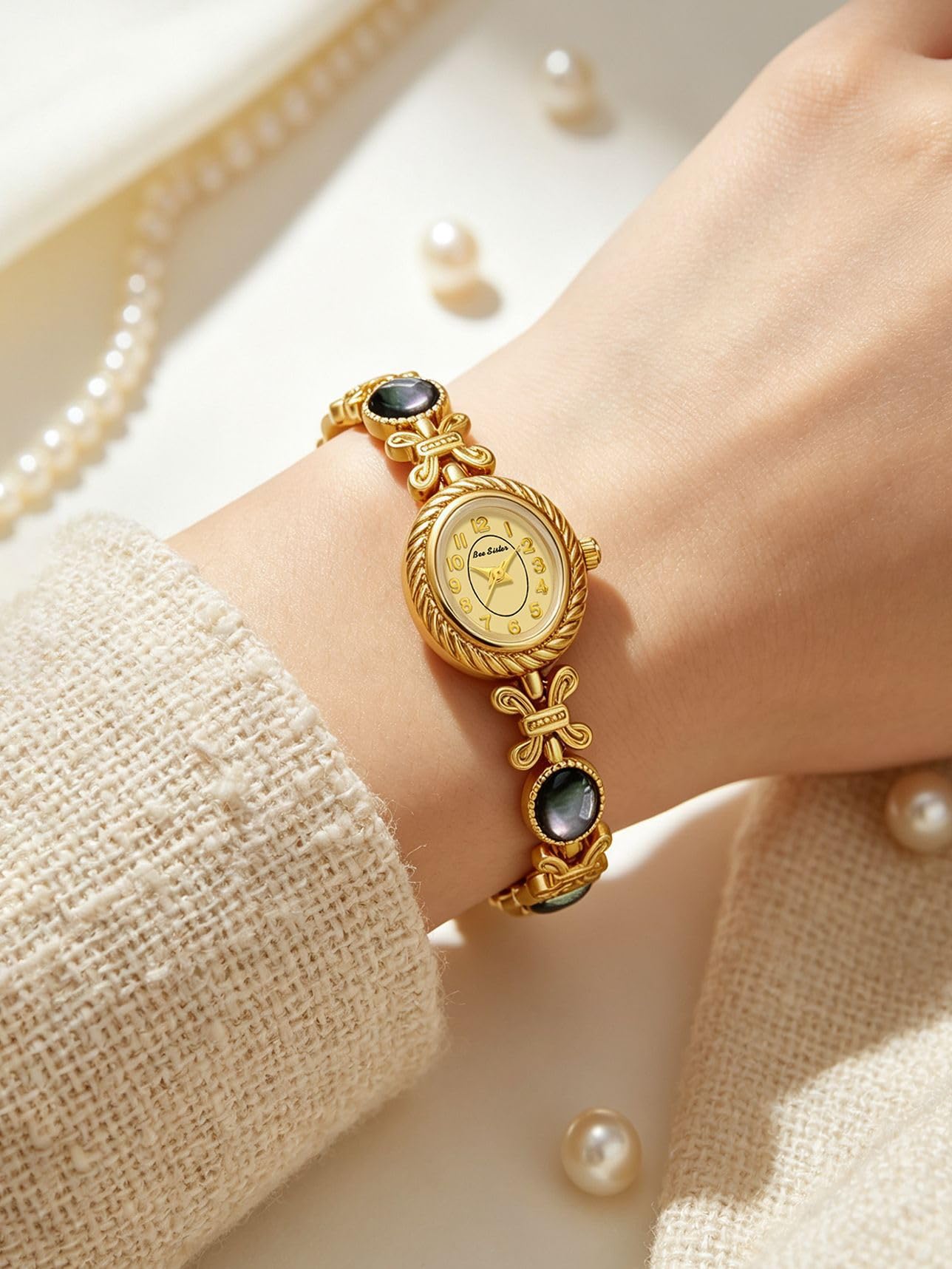 FANMIS Reloj de pulsera para mujer, tono dorado, pequeño, ovalado, de cuarzo, con correa de joyería, con acento de concha de abulón, reloj de vestir delgado para mujer