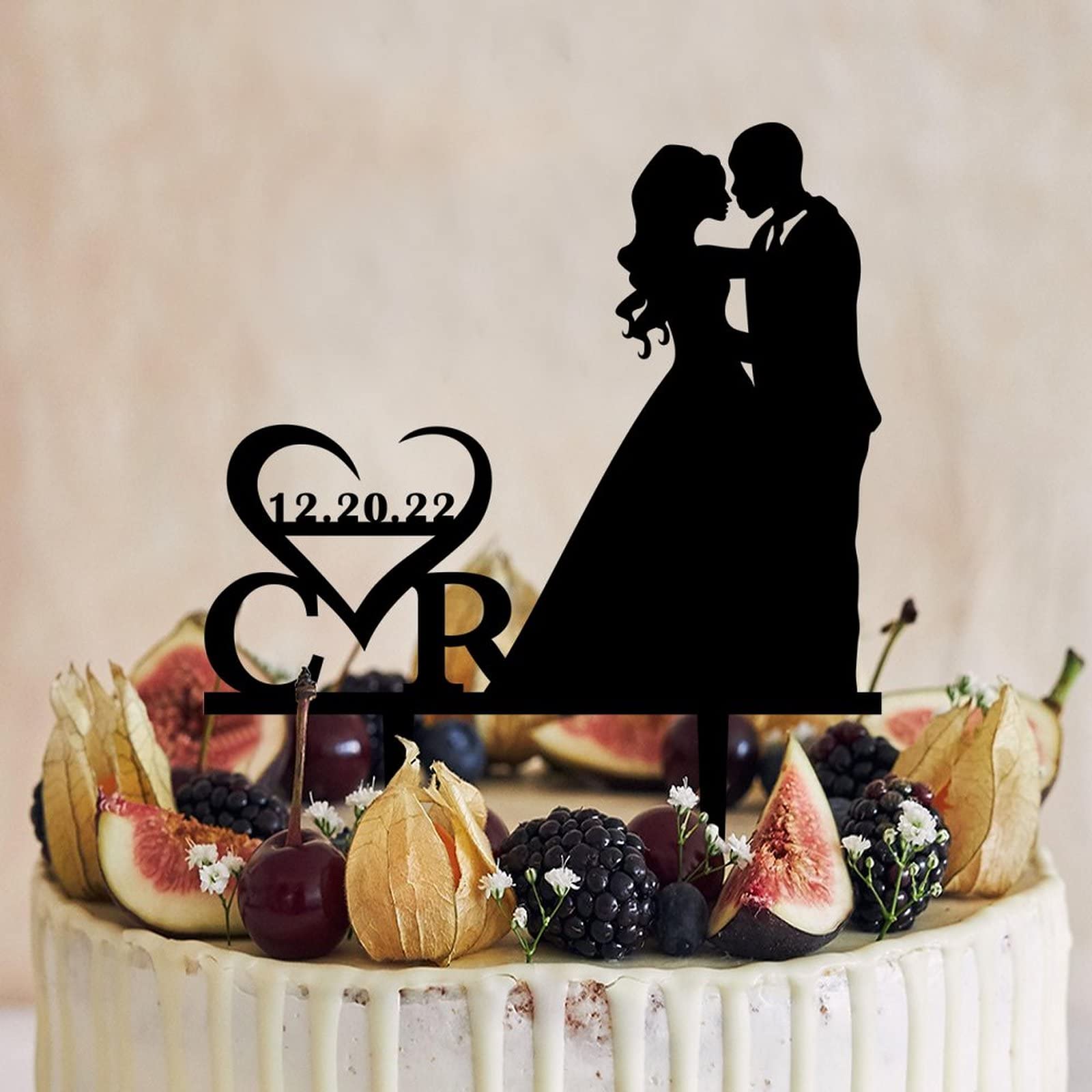 Beach wedding cake toppers bride and groom | Beachweddingtips.com