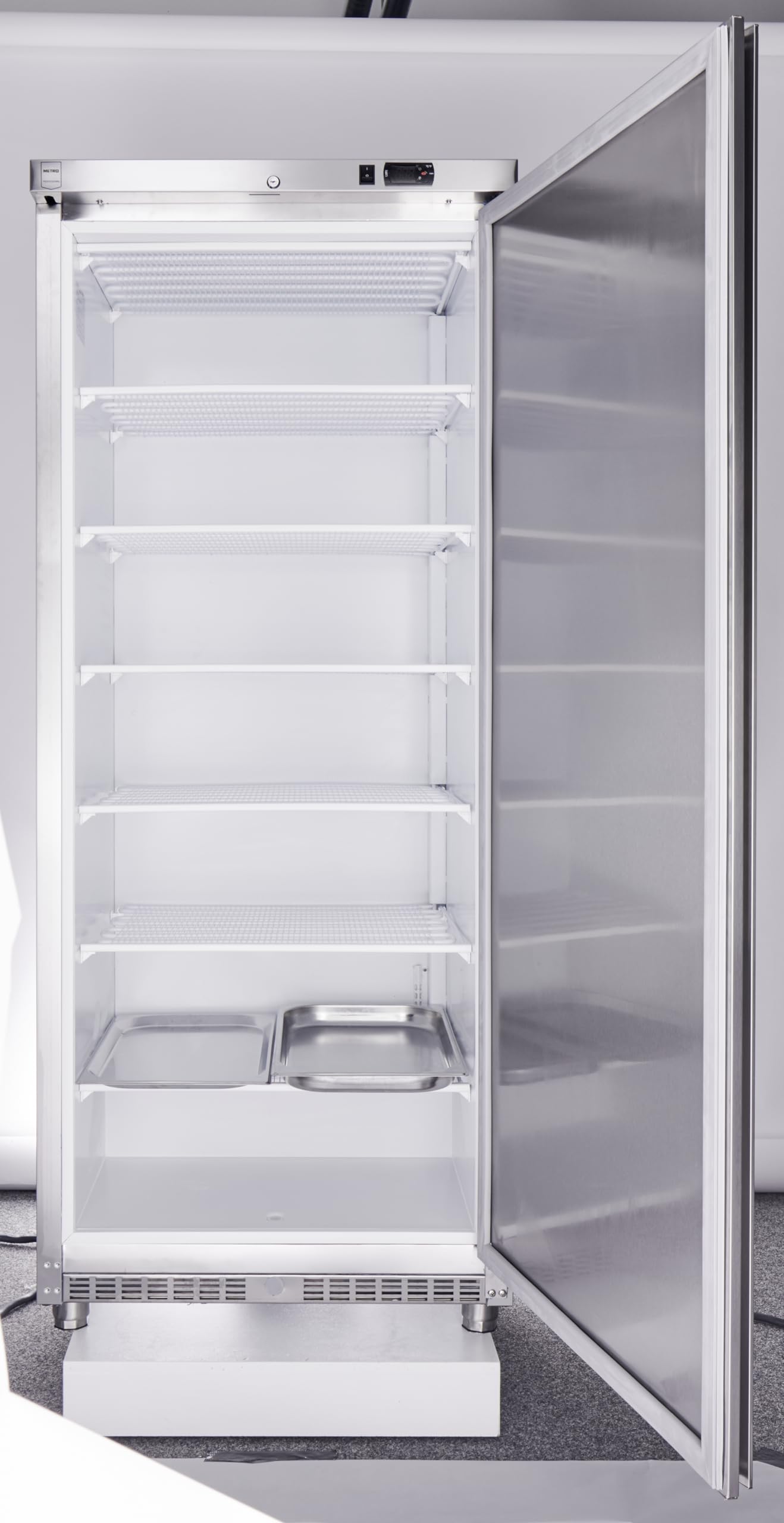 METRO Professional Congelatore GFR4600S, acciaio inox/ABS, 78 x 74 x 192.5 cm, 511 L, raffreddamento statico, 145 W, con serratura, argento