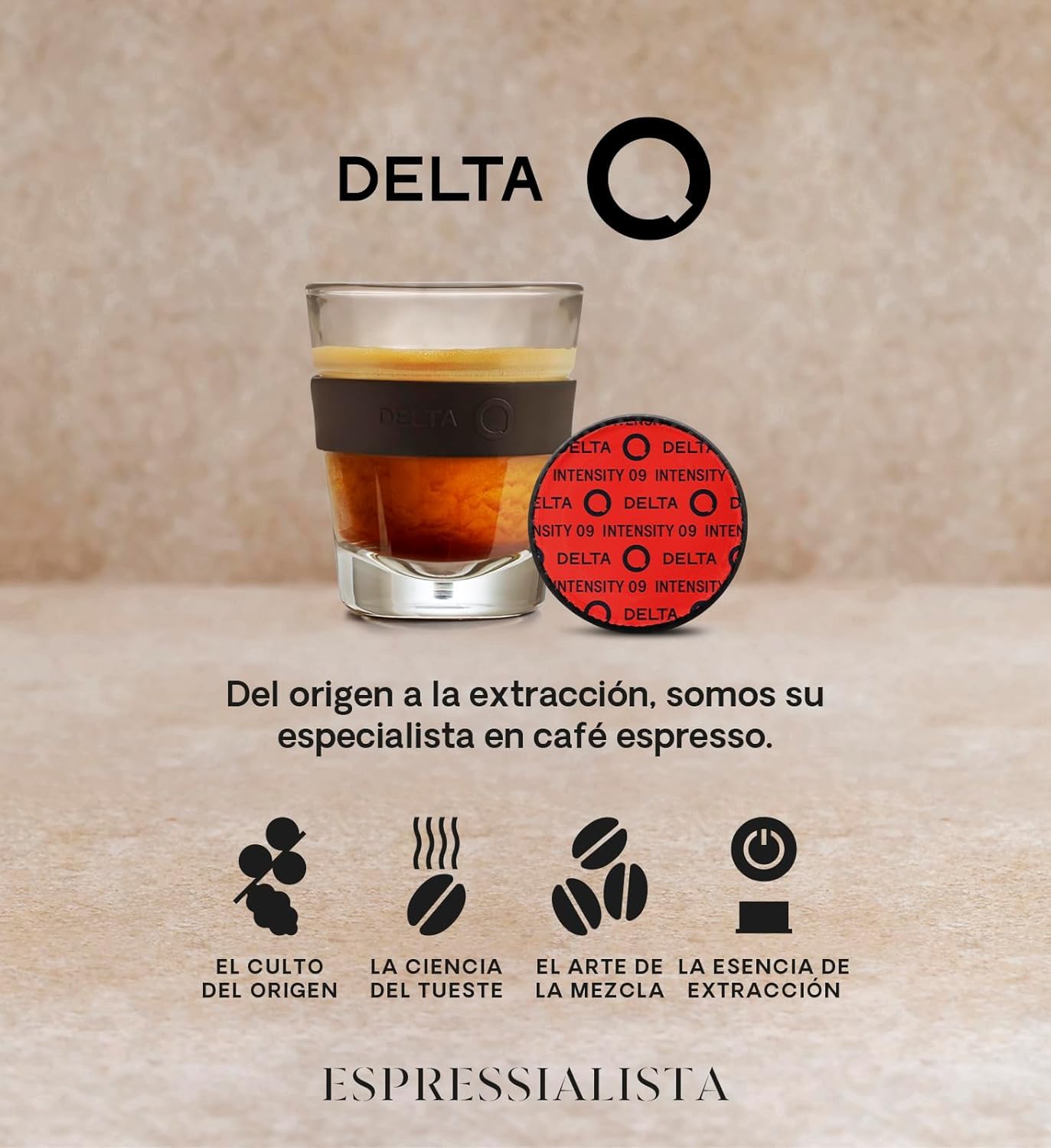 Delta Q - Pack Cafetera con Cápsulas - Mini Qool Roja - Para Cafés, Té y Bebidas Calientes - Sencilla y Práctica - Diseño Elegante - Incluye 8 Blíster x 10 Cápsulas Qharacter (Total 80 Cápsulas)