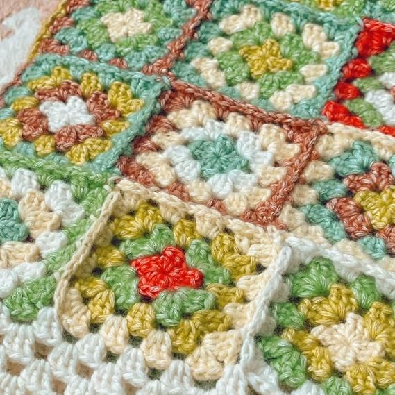 Crochet Blanket Kit for Beginners Granny Square Pattern, Easy Starter Knitting Kit Contains: Cotton Yarn, 2 Hooks, Tools, Instructions, Video Tutorial for Adults and Kids, 41 * 31 Inch
