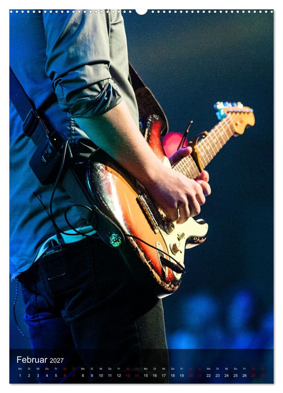 CALVENDO - Rockgitarren in Concert (hochwertiger Premium Wandkalender 2027 DIN A2 hoch), Kunstdruck in Hochglanz: Stimmungsvolle Konzertfotografien beliebter Gitarren und Bässe