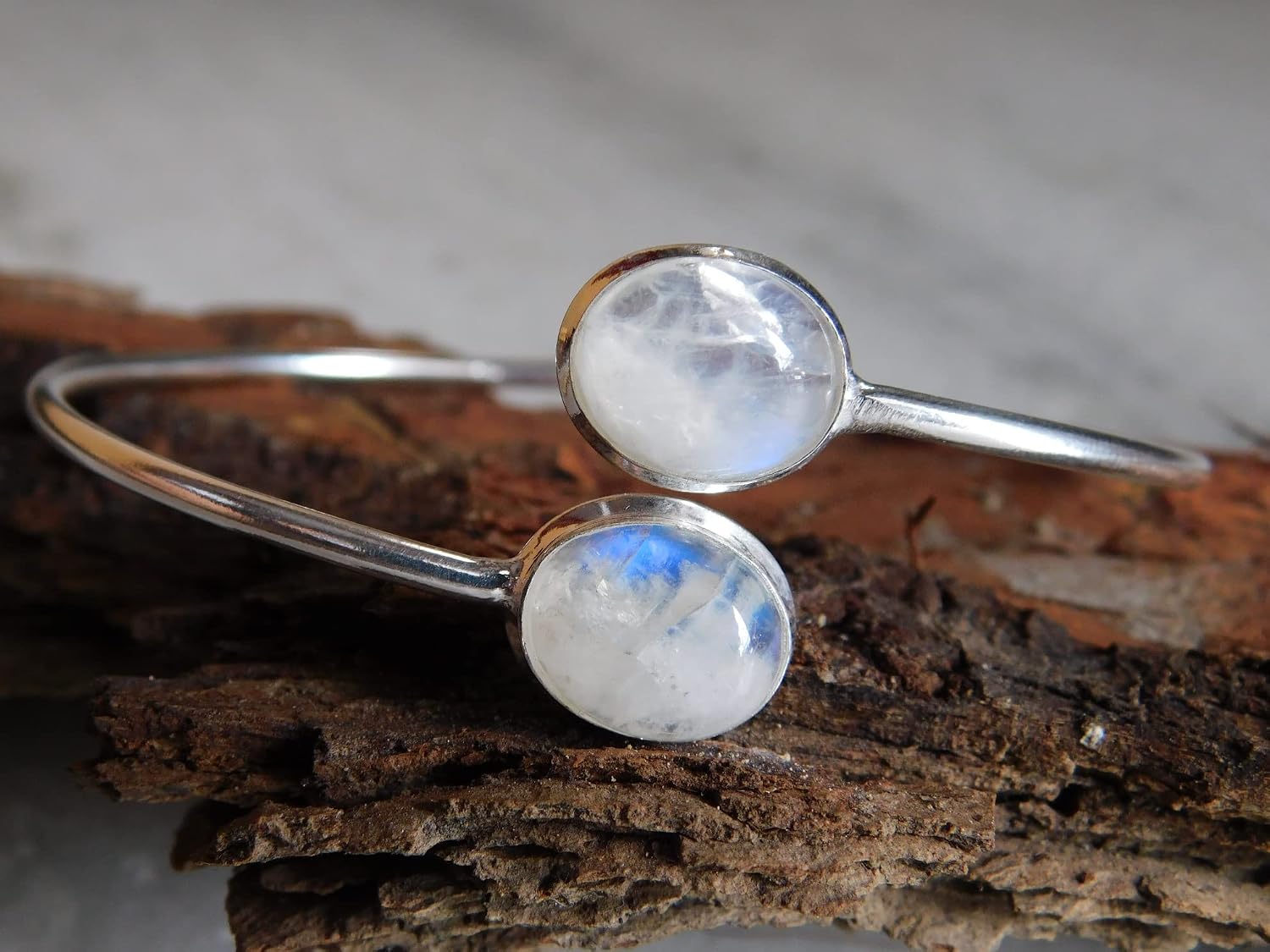 Moonstone bangle Bracelet, Boho Vantage Style Handmade Sterling Silver Bracelet for Mom Wife Her, White Rainbow Bangle jewelry,