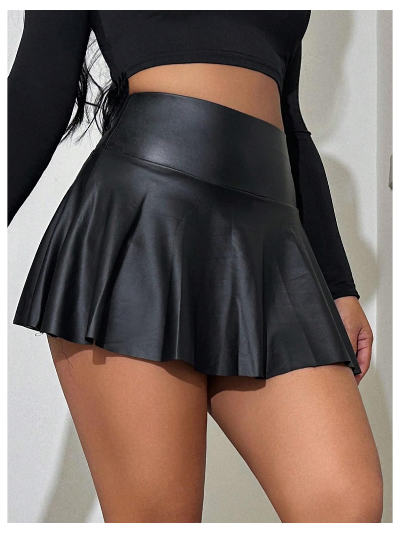 OYOANGLE Women's Pu Leather Elastic High Waist Skorts Ruffle Hem Casual Flared Skirt Shorts