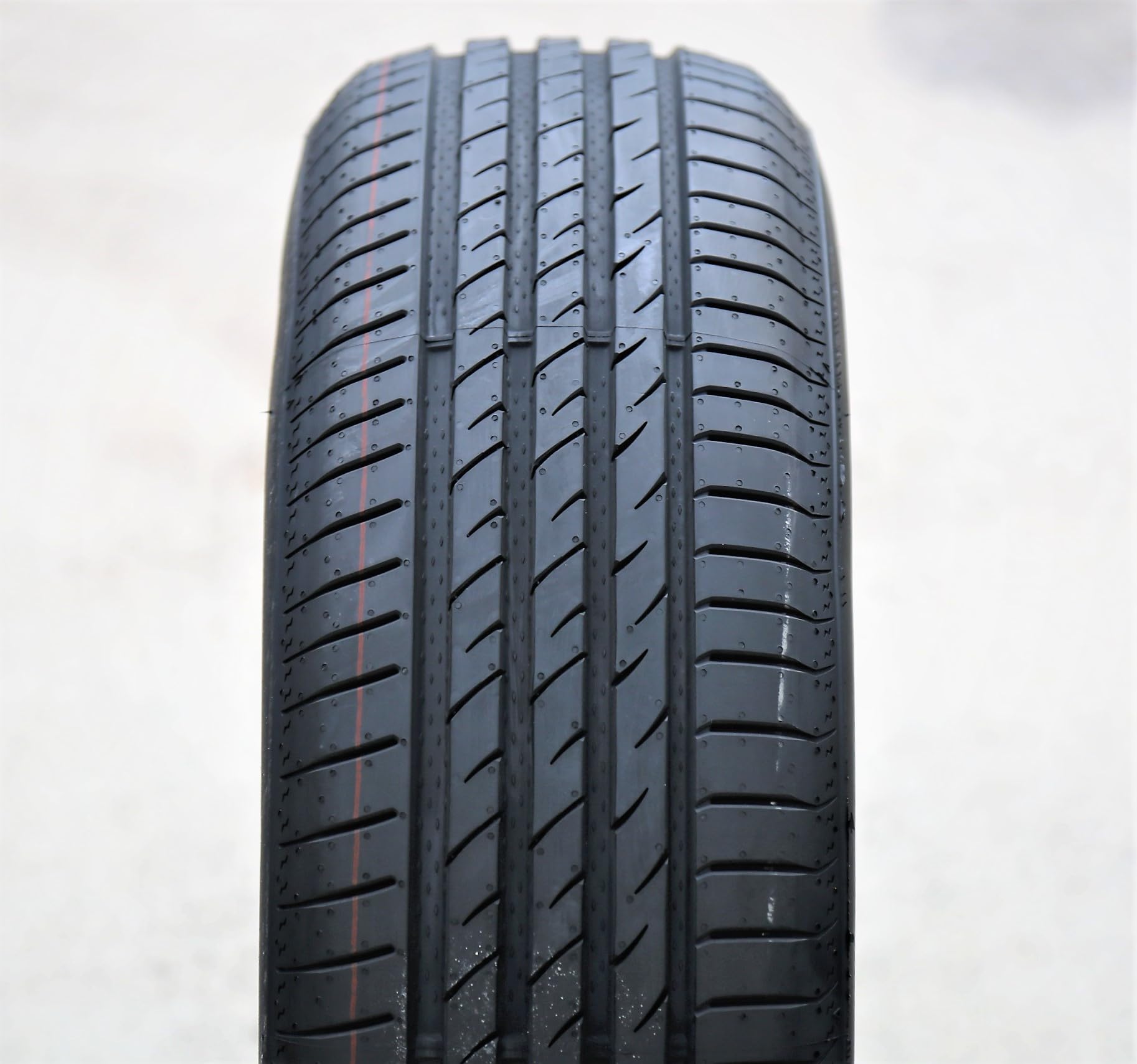 MAXTREK MAXIMUS M2 215/65r16 2024年製9部山 maxtrek-maximus-m2-large.jpg