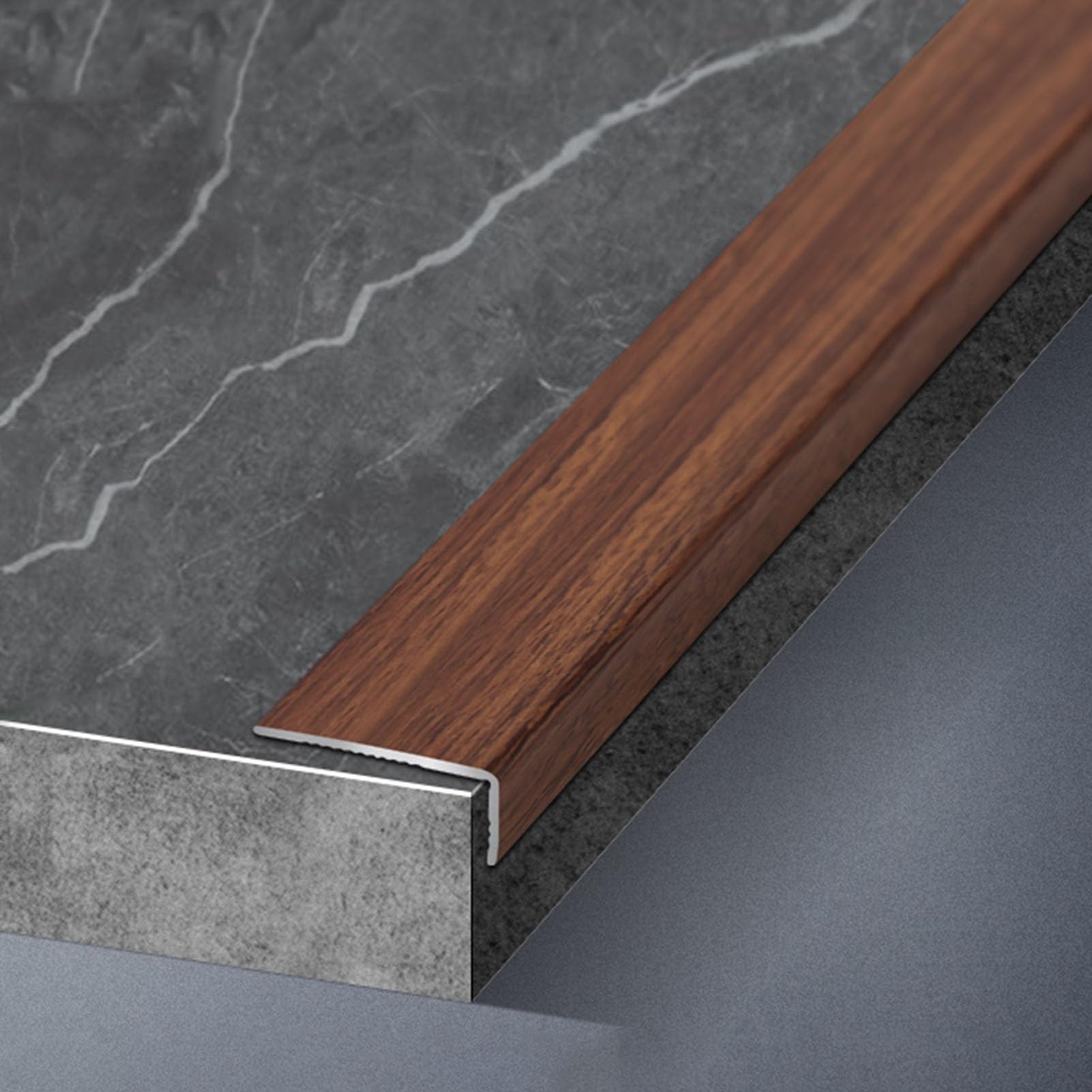Escalera de aluminio para evitar roturas en esquinas de azulejos y vinilo
