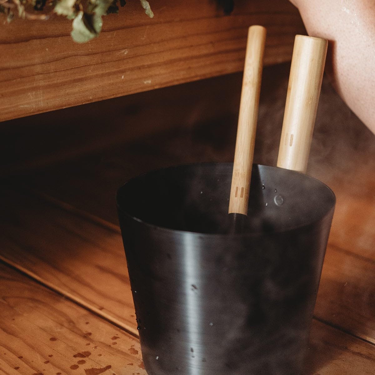 Rento - Cubo de infusión para Sauna - Color: Negro - 5 litros - Altura: 35 cm/Diámetro: 23 cm
