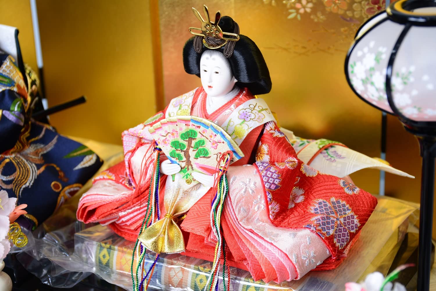 Amazon | 平安道翠 雛人形 親王飾り 四曲屏風包貼京箔 黒塗アジロ 平