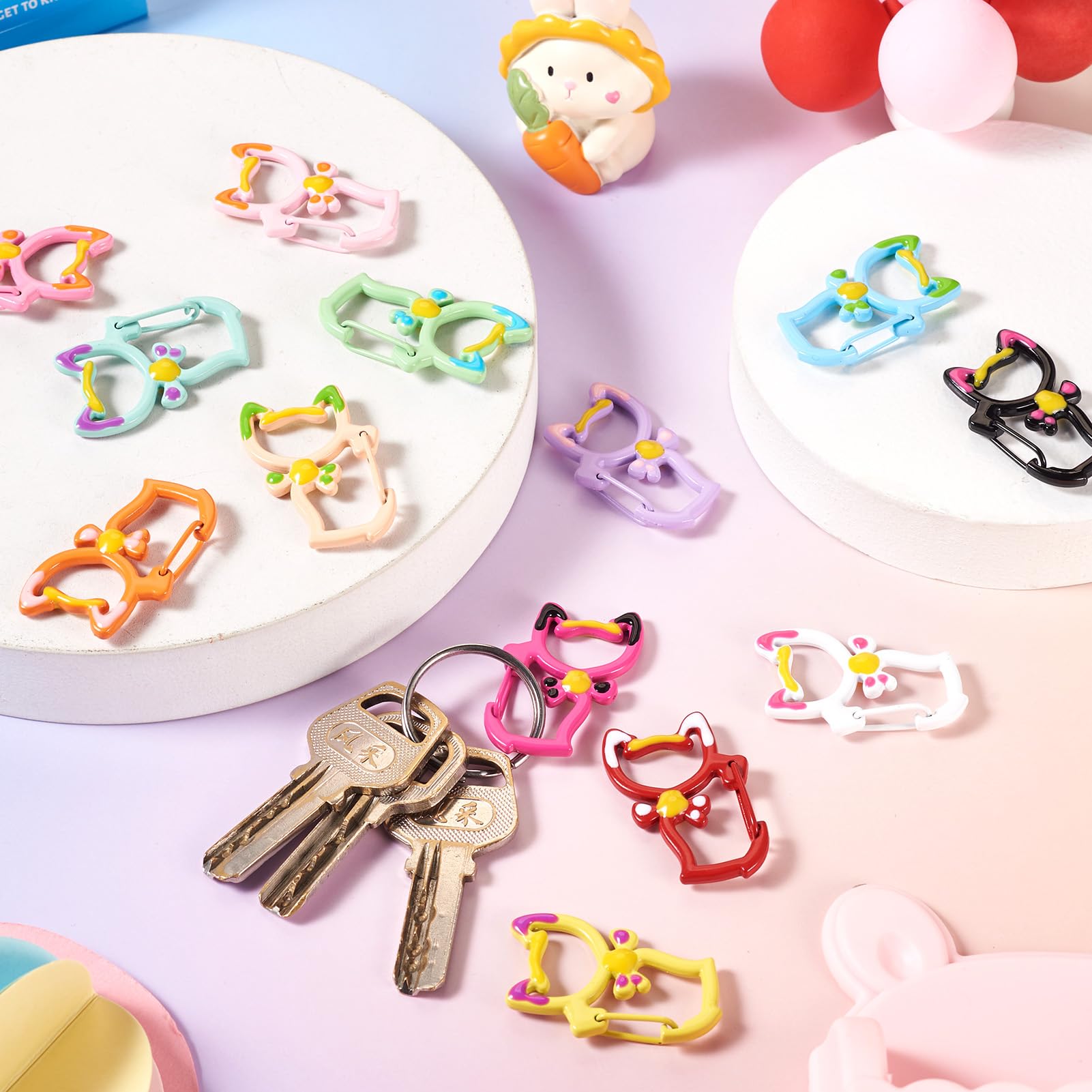 ちびすけ様⭕️手縫い小物入れと革featherのkeyチャーム　デザインカラビナ Amazon.co.jp: Beadthoven カラビナ ネコ型 キーホルダーパーツ