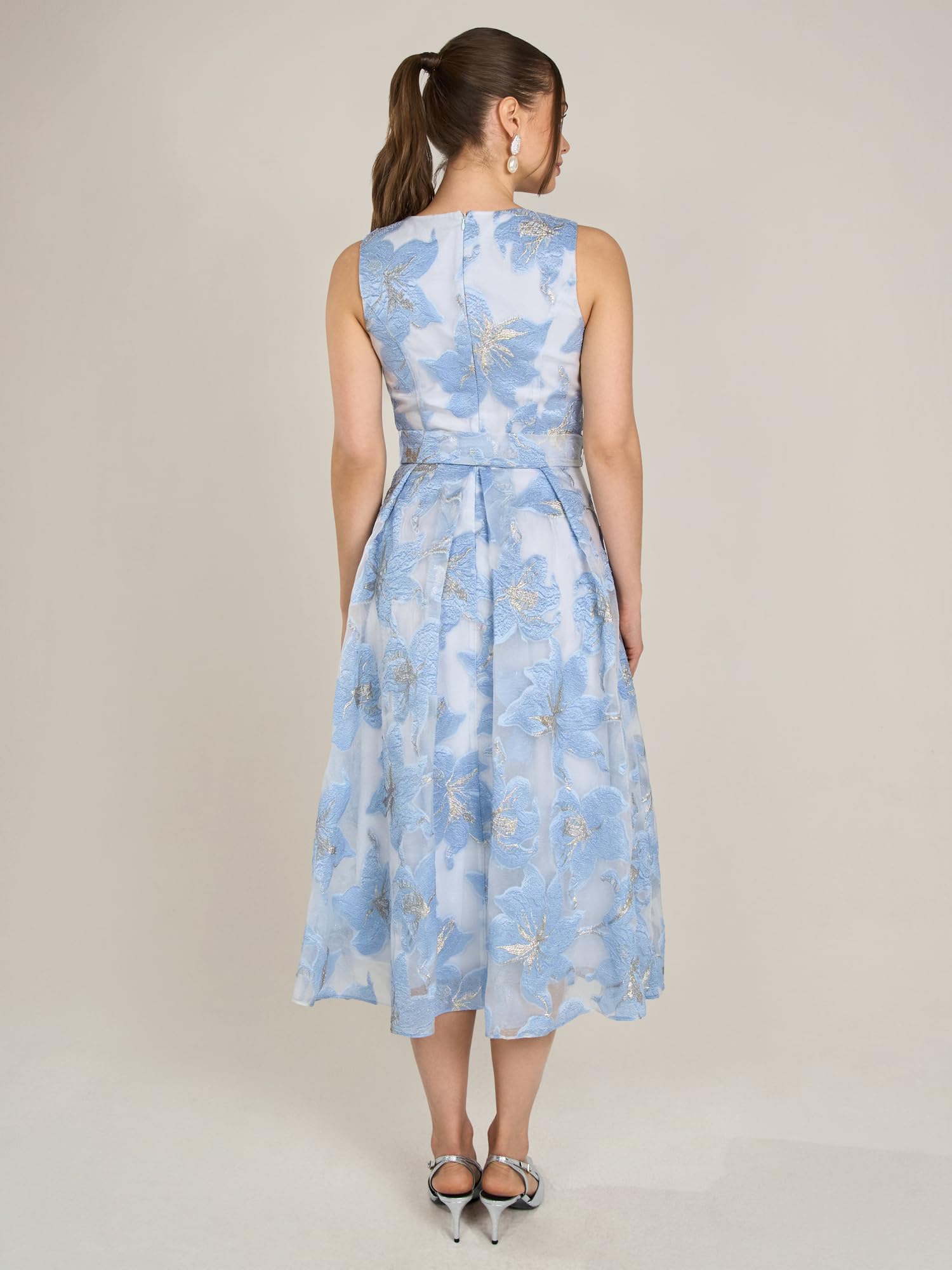 APART Midi Jacquardkleid aus einem strukturierten Organza Jacquard,