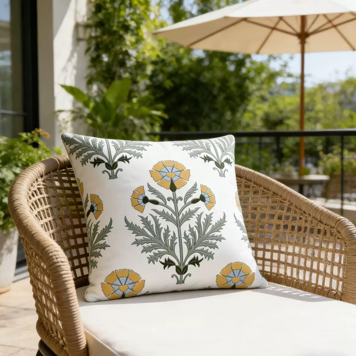 Floral Outdoor Throw Pillow Covers, Decorative Garden Cushions with Daisy Print, Light Blue and Pink, Set of 2 (Orange Vintage Full Floral, 18 x 18)