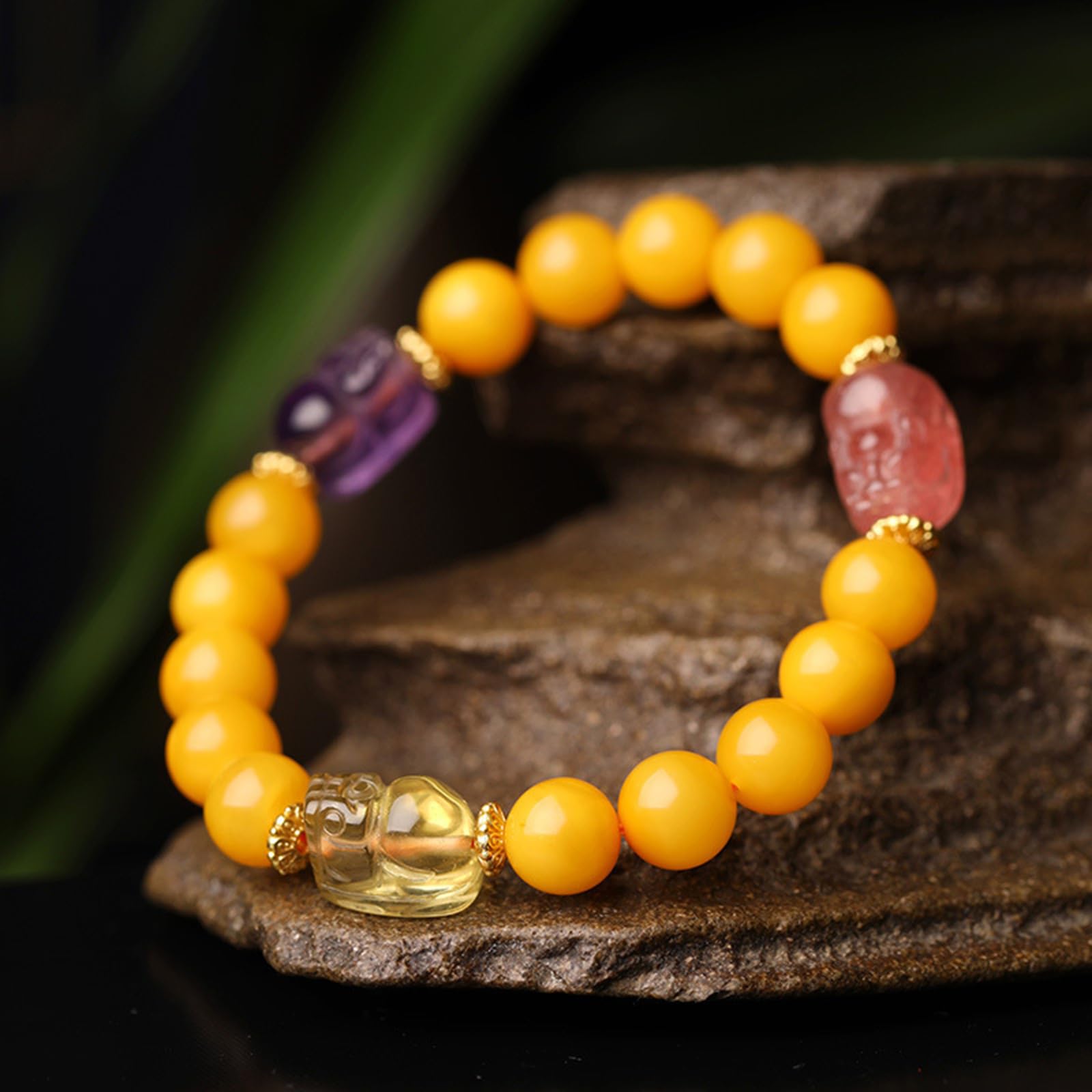 Natürliches Honigbernsteinarmband mit Kristall-Pixiu-Anhänger, handgefertigtes Stretch-Edelsteinarmband, Chakra-Reiki-Heilarmband für Damen und Herren