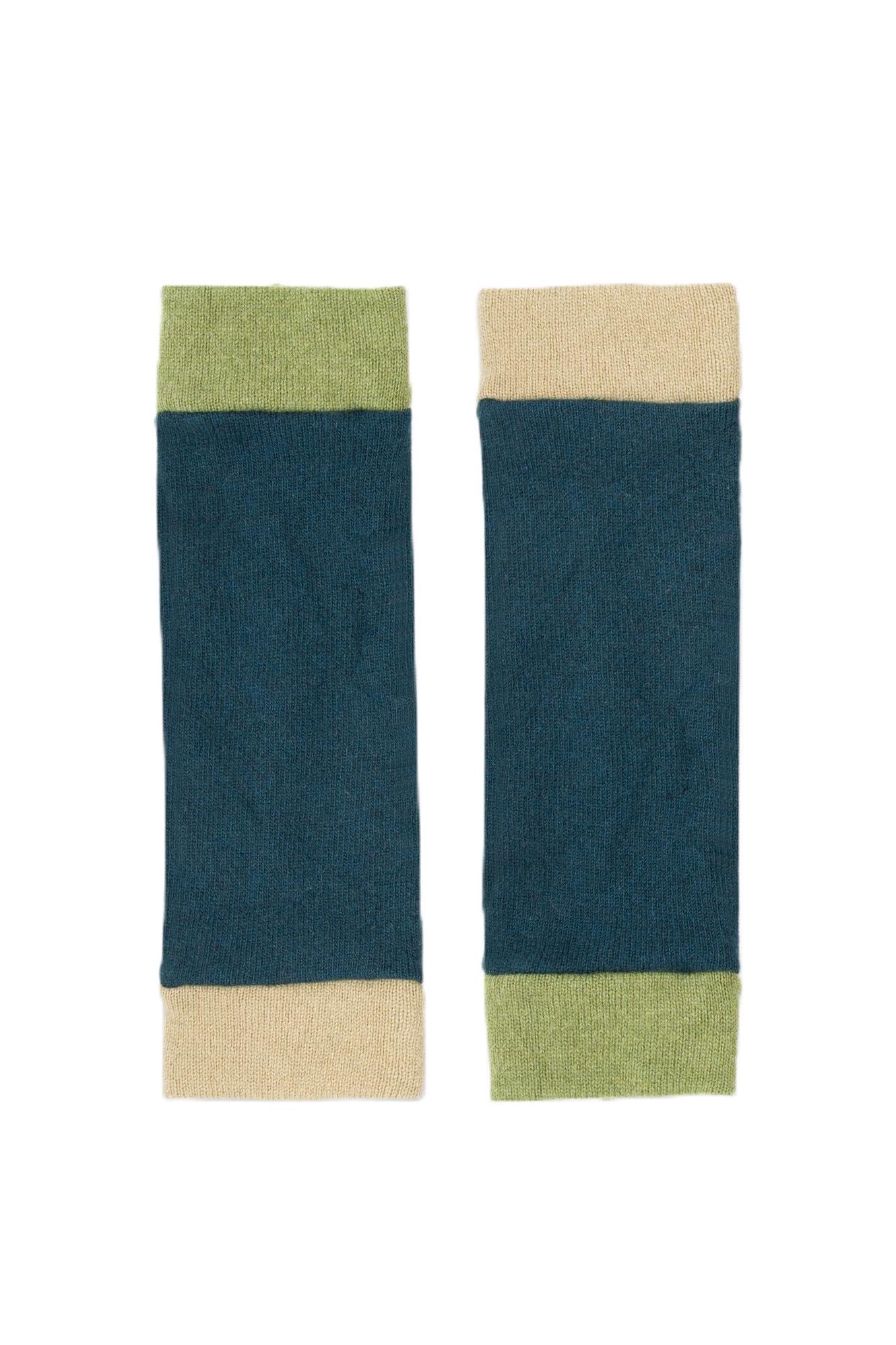 Turtle Doves 100% Recycled Cashmere Wrist Warmer (Green Mix)