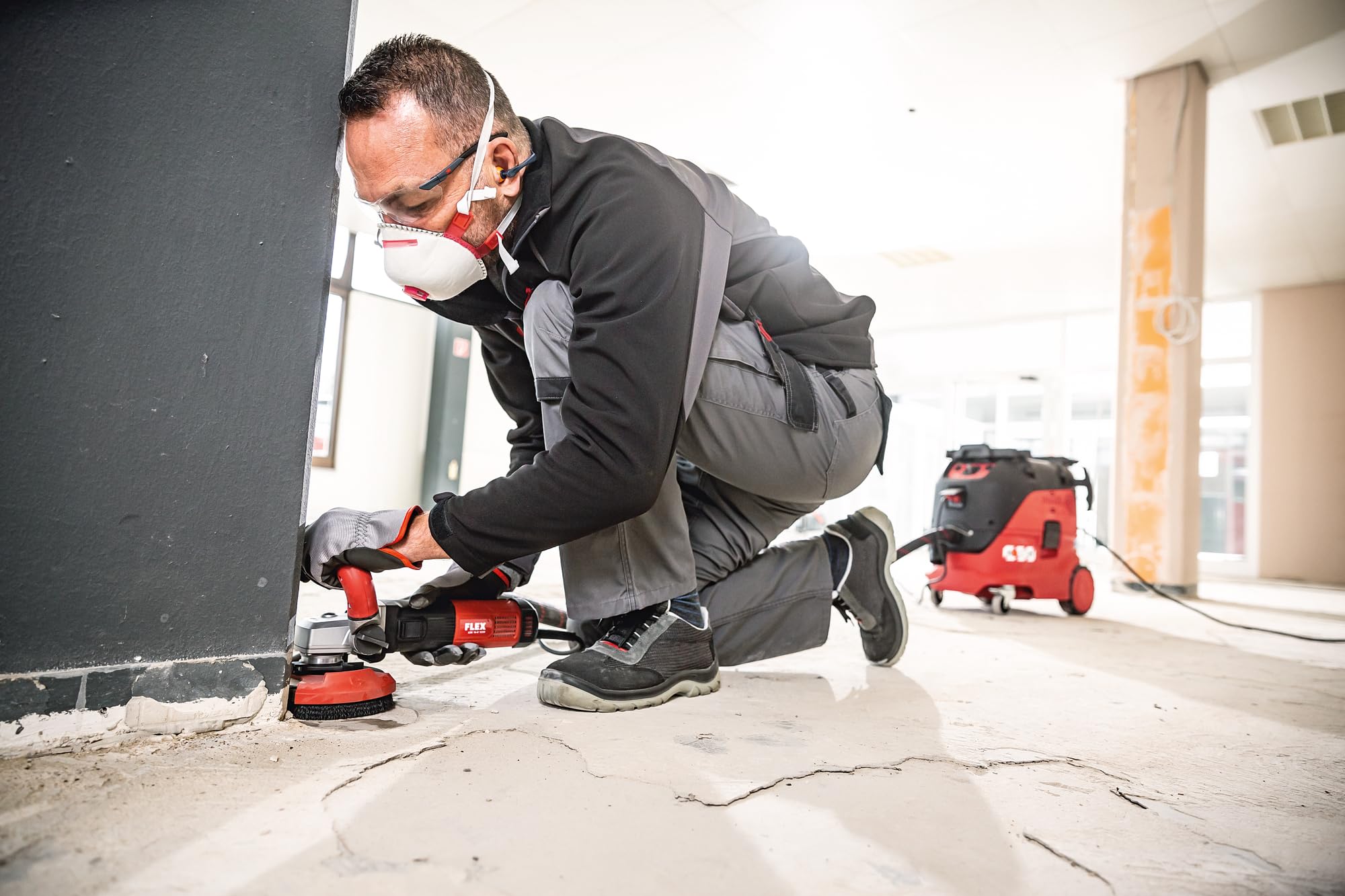 Flex Sanierungsschleifer LDE 16-8 125 R + Estrich-Jet (schwarz, rot, Sanierungsschleifer mit variabler Drehzahl für randnahes, staubfreies Schleifen, 125 mm, für Estrich, Putz und Beton) 513474