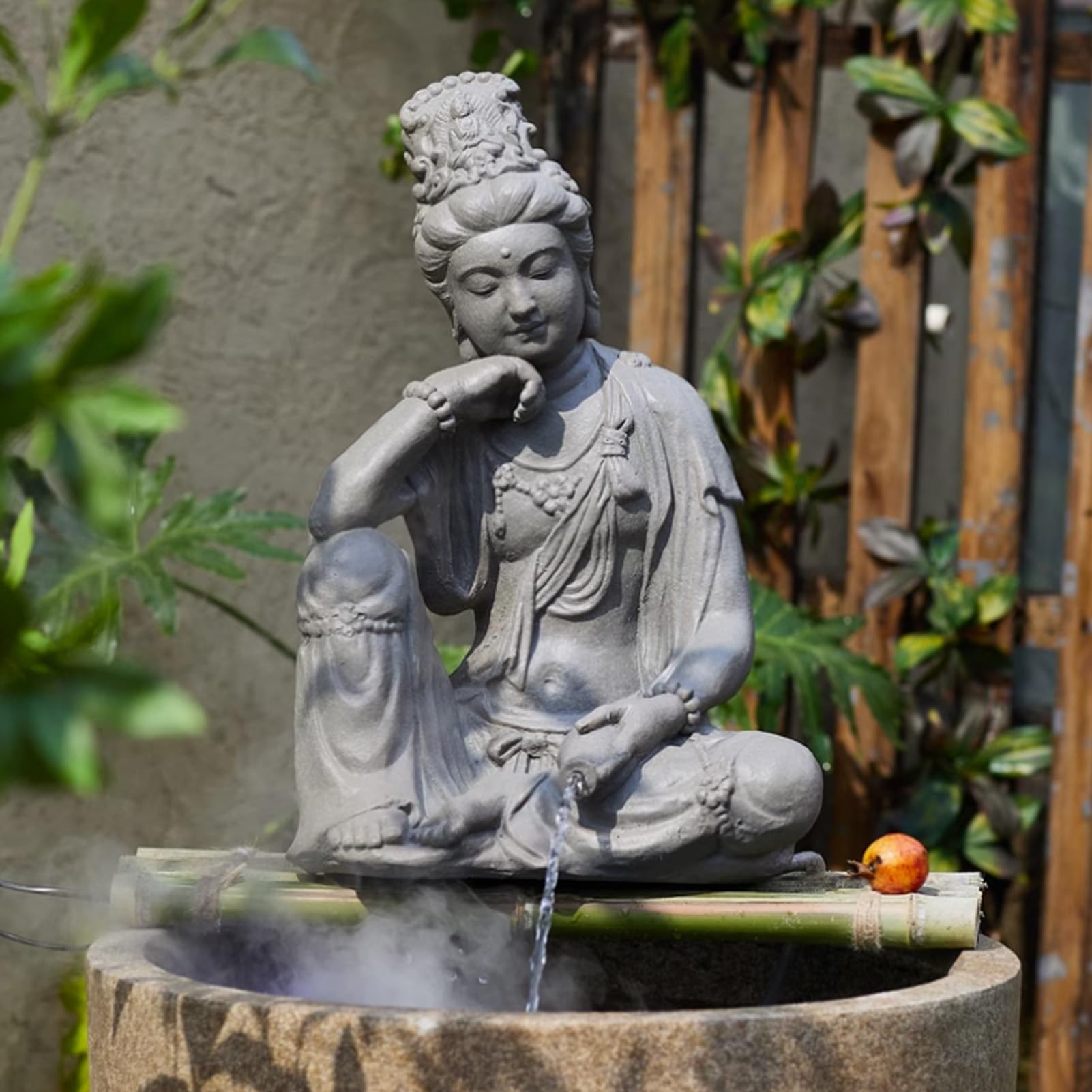 Fontaines pour bassins de petites piscines et décors de fontaine d'eau
