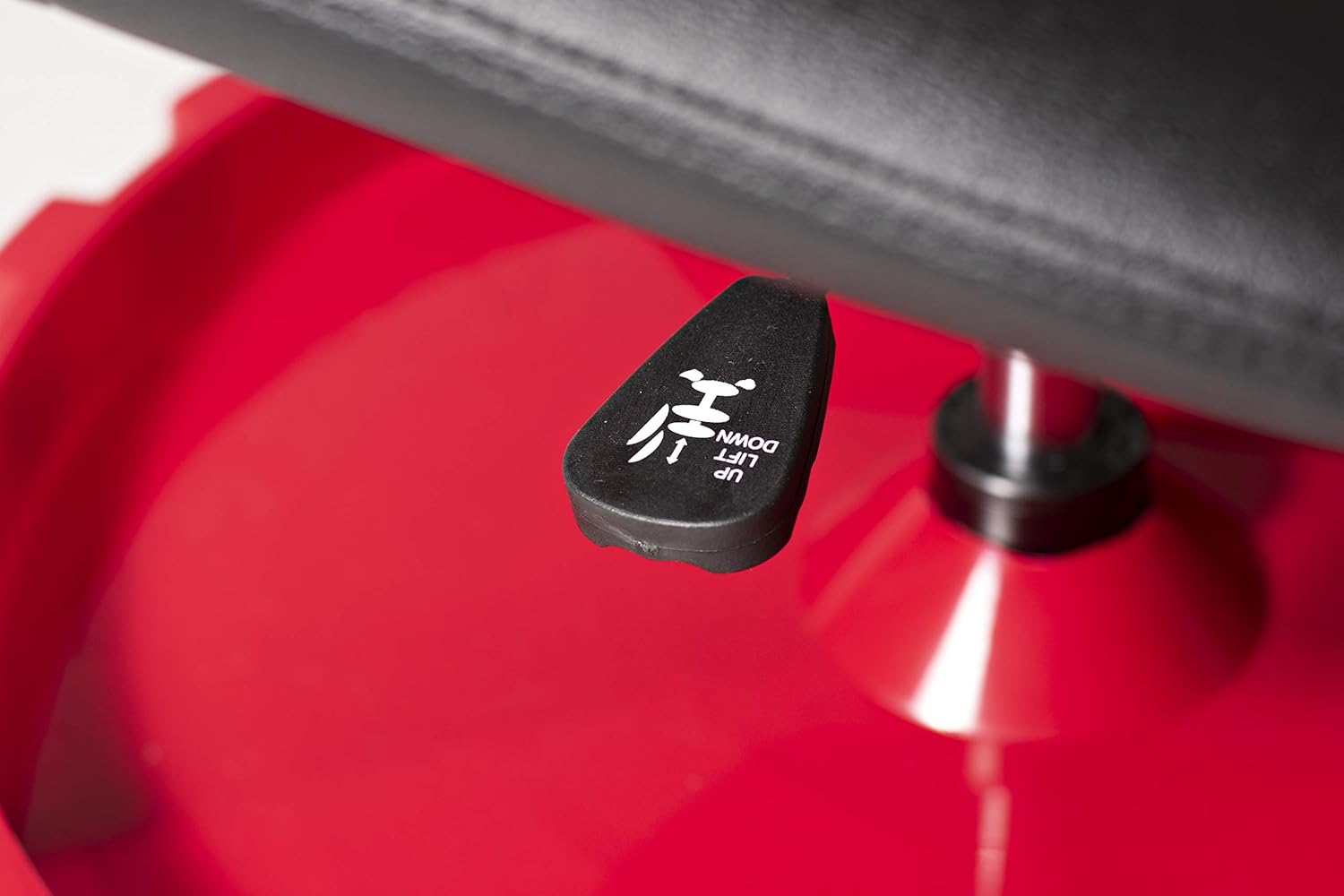 Traxion 2-230 Monster Seat II Mobile Rolling Gear Seat W/All-Terrain 5" Casters : Automotive