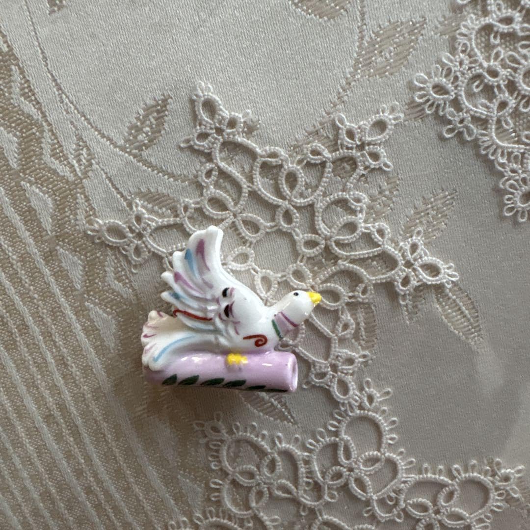 お洒落な小鳥　フェーブ　フェーブ　フランス　鳥　北欧 フェーブ 小鳥③ ピンクのオウム フランス製ミニチュア雑貨ガレット