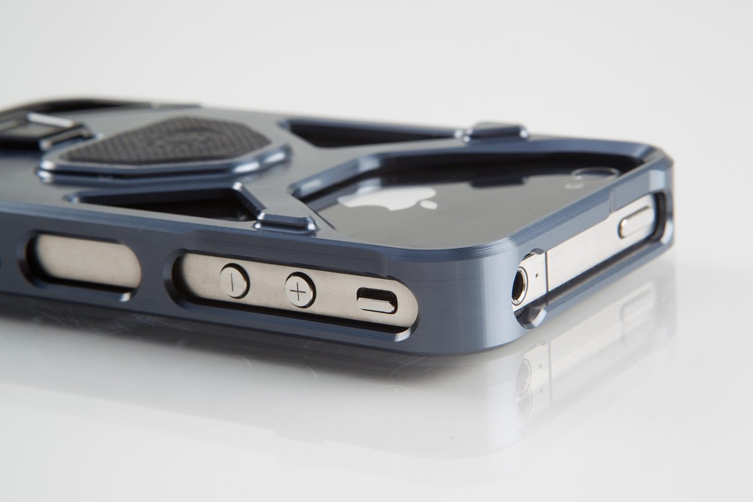 Exсluѕіvе Dіѕсоunt 90% Prісе Rokbed Fuzion Plus iPhone 4/4s Aluminum Case with Magnetic Mount. Made in USA (Gun Metal)