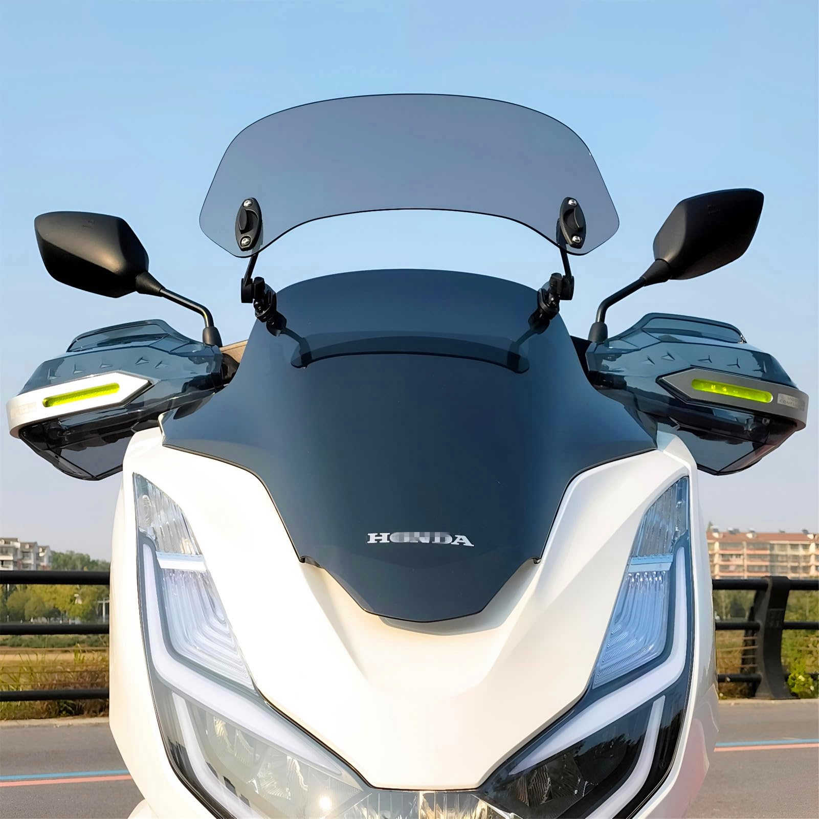 PCX オプション品　ウインドシールド PCX125 PCX150 JF56 KF18 純正 外装 ウインドシールド 新品 カーボン調