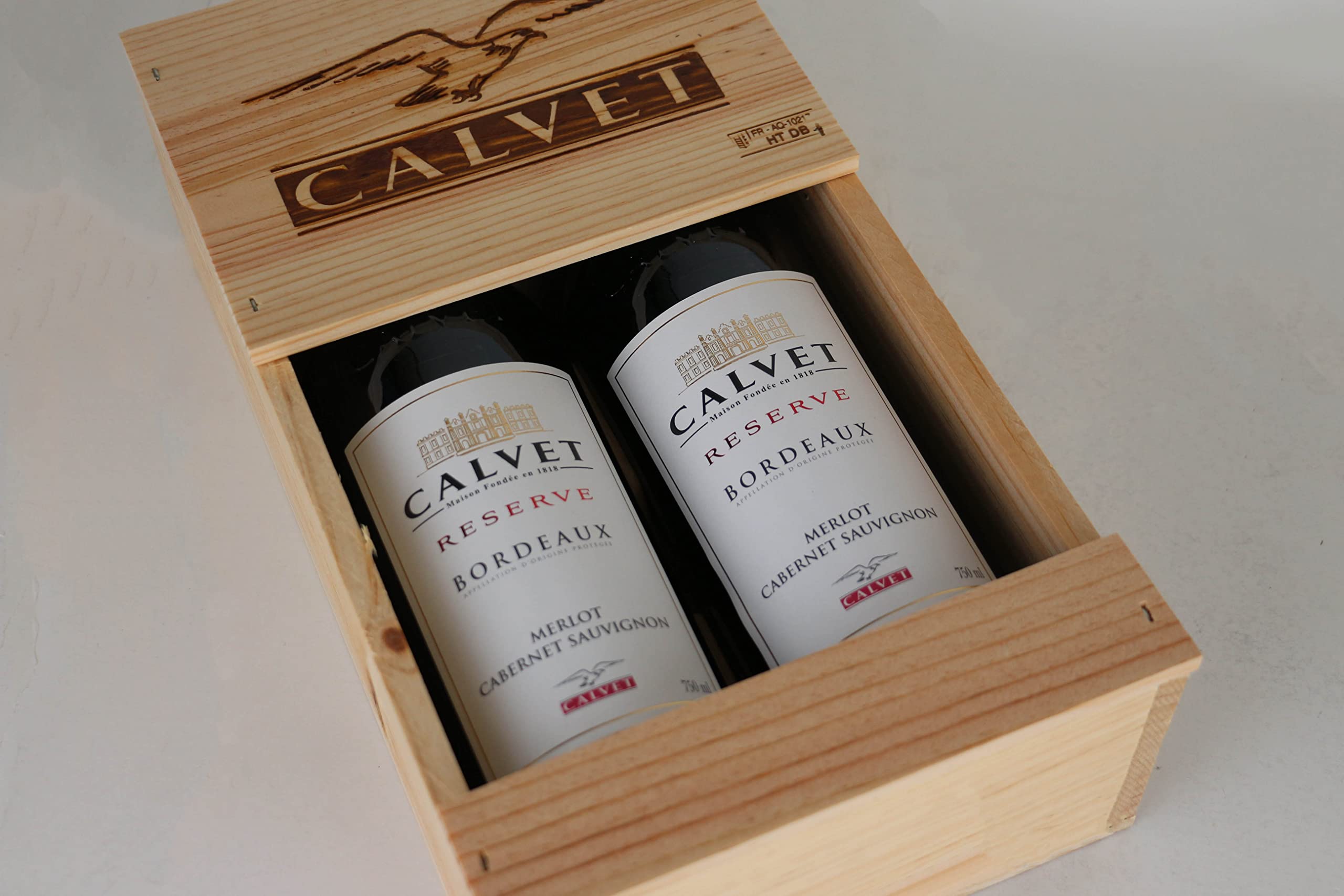 Calvet - Coffret cadeau de 2 bouteilles de vin rouge Réserve, Bordeaux en caisse bois (2 x 0.75 L)
