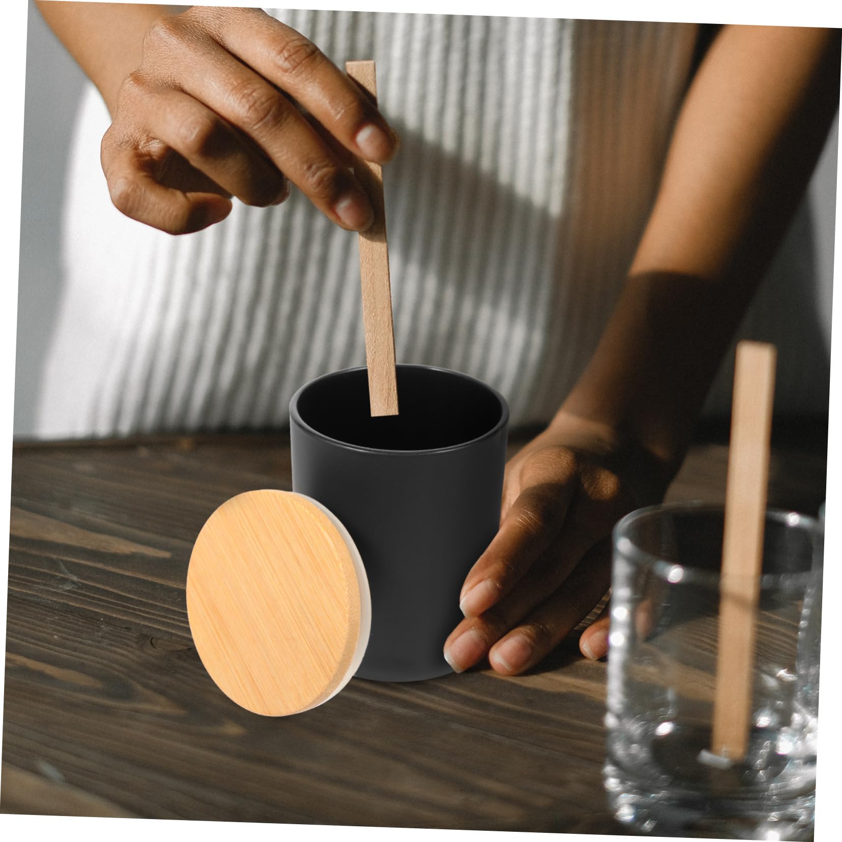 Barattoli per Candele Profumate in Vetro, Set da 4, Neri | Coperchio Sigillato, per Oggetti Piccoli, Design Delicato e Romantico, Adatti All'arredo Domestico