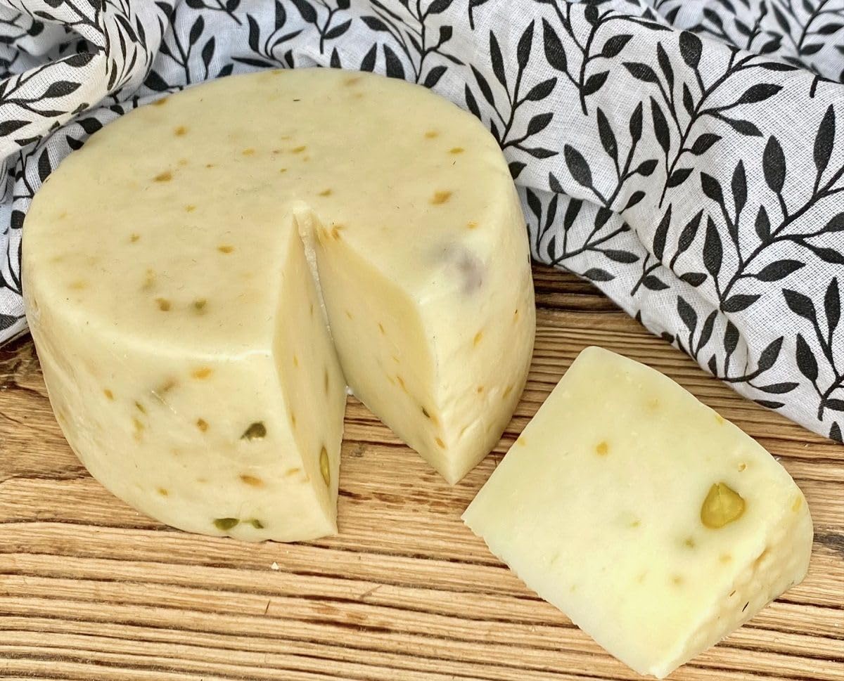 Gereifter Schafmilchkäse mit Pistazien aus Sizilien Pecorino al Pistacchio