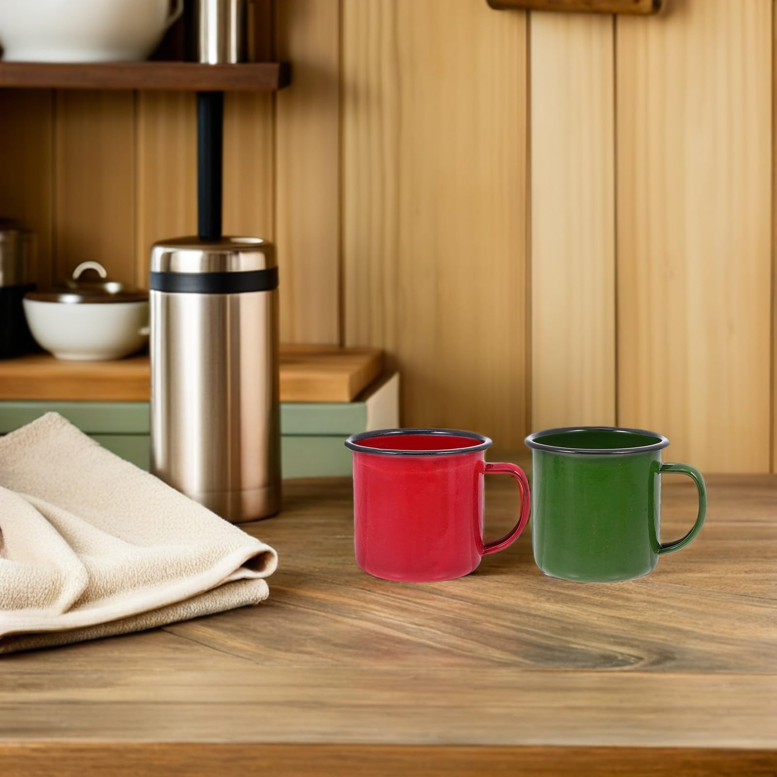 Emaille-Teetasse, 4-teiliges Emaille-Camping-Set mit Vintage-Stil, rostbeständigen und verbrühungshemmenden Camping-Kaffeetassen