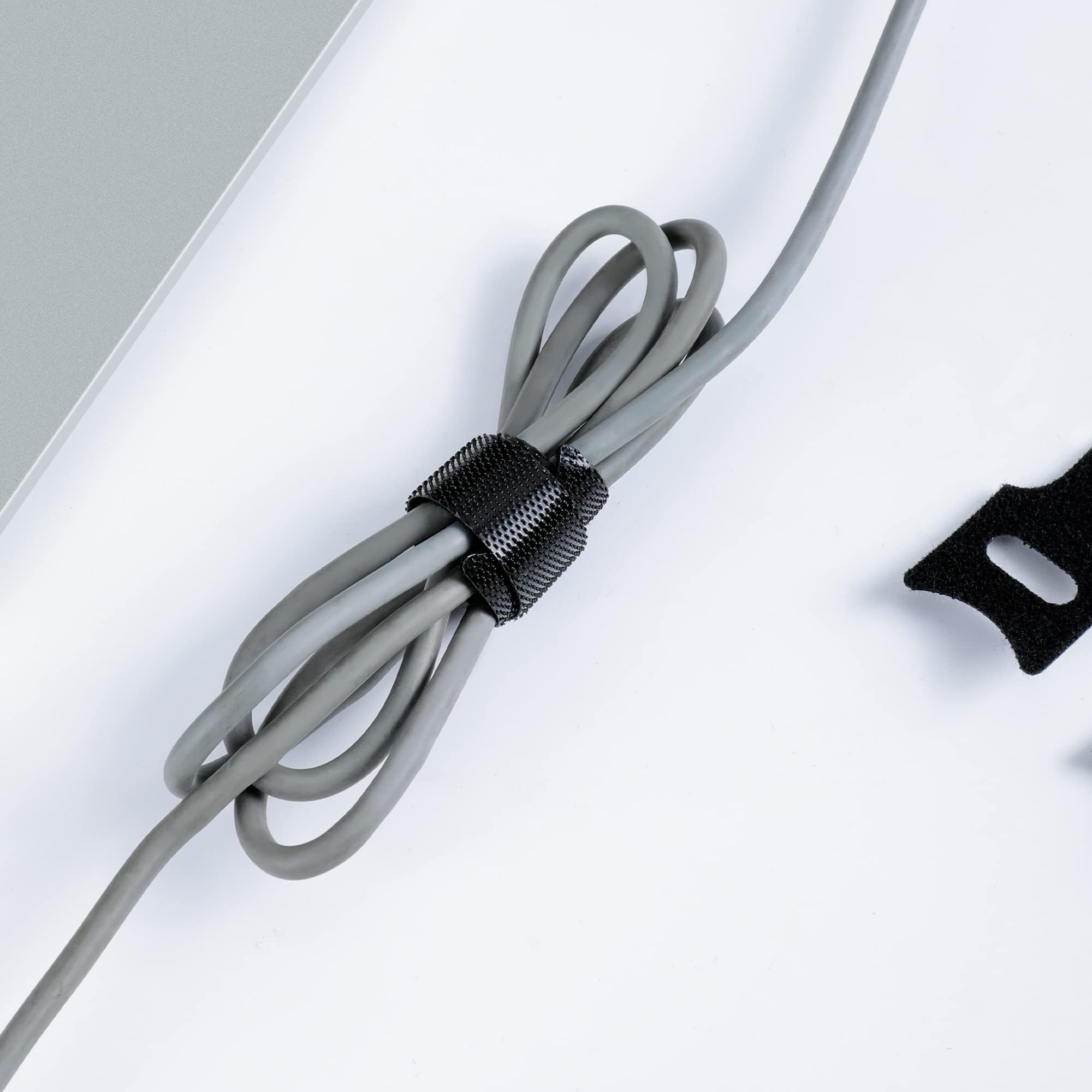 Amazon Basics Fascette stringicavo regolabili, per organizzare i cavi, 100 pezzi, Nero