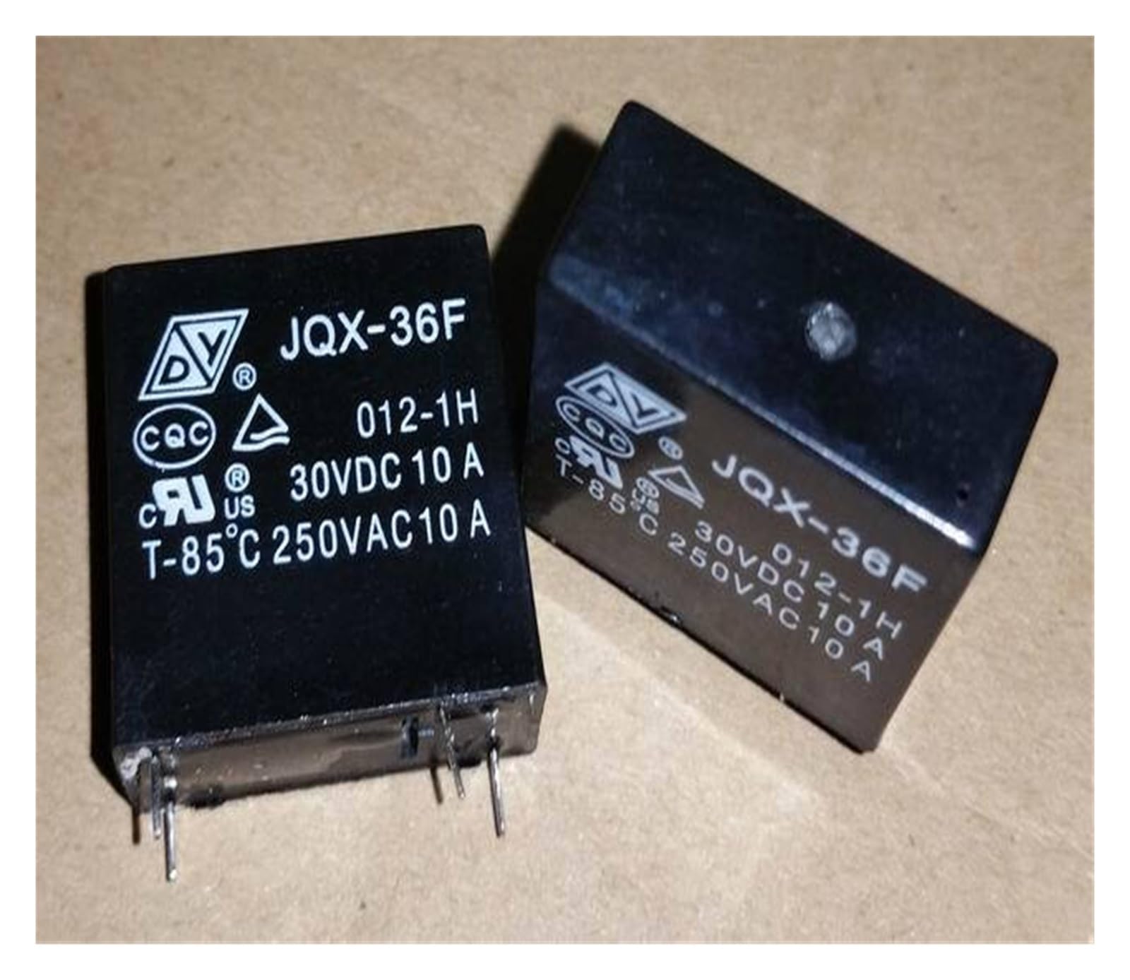 Relais JQX-36F 012-1H pour remplacer un commutateur 12V défectueux