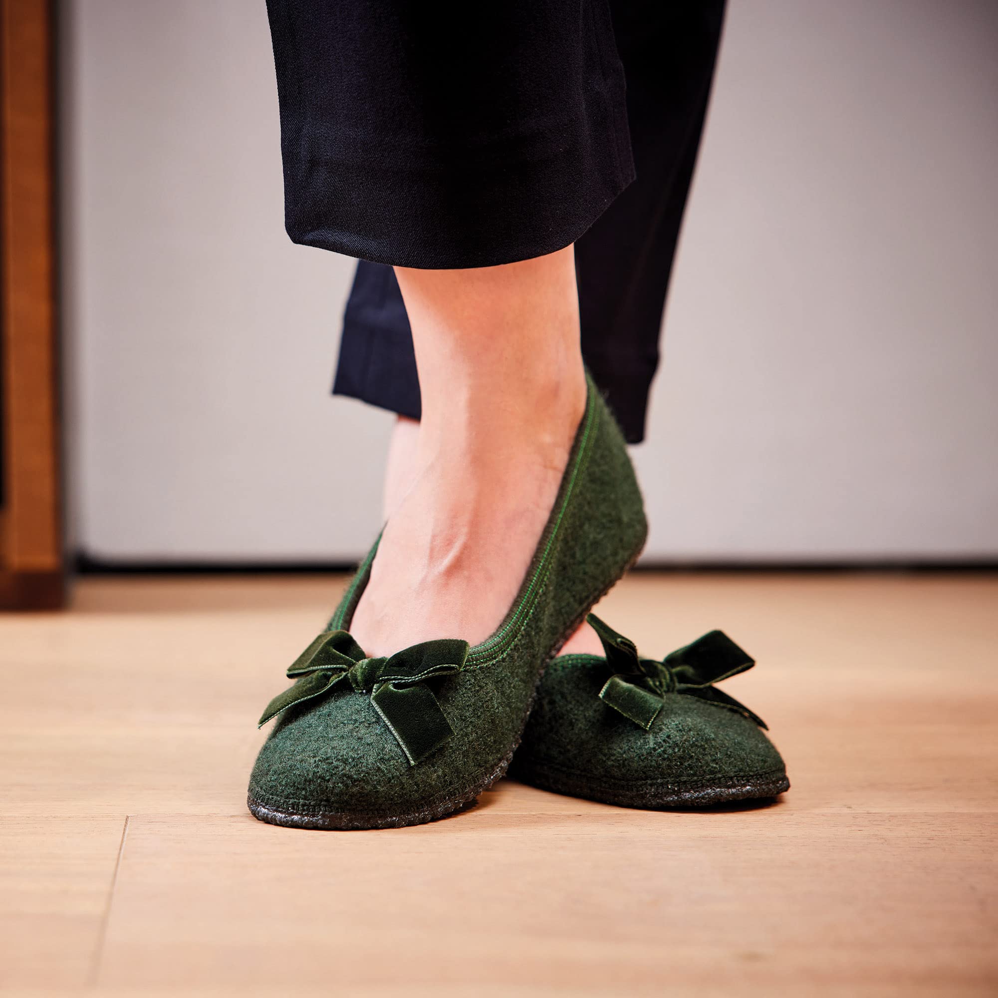 HAFLINGER Slipper Fiocco Filzpantoffel Hausschuh Ballerina
